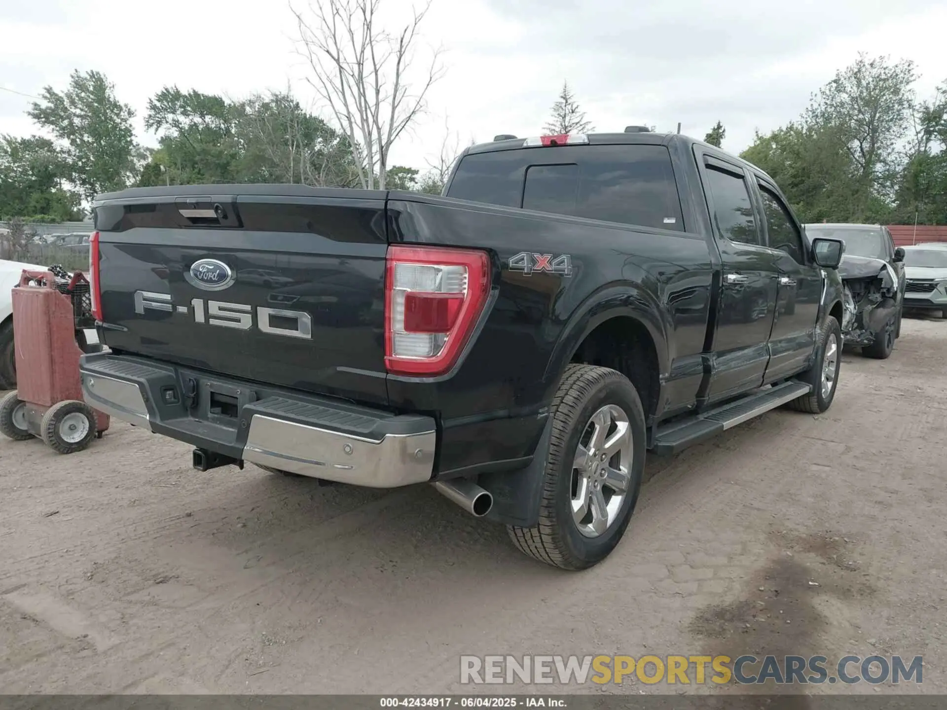 4 Photograph of a damaged car 1FTFW1E55NFB70376 FORD F-150 2022