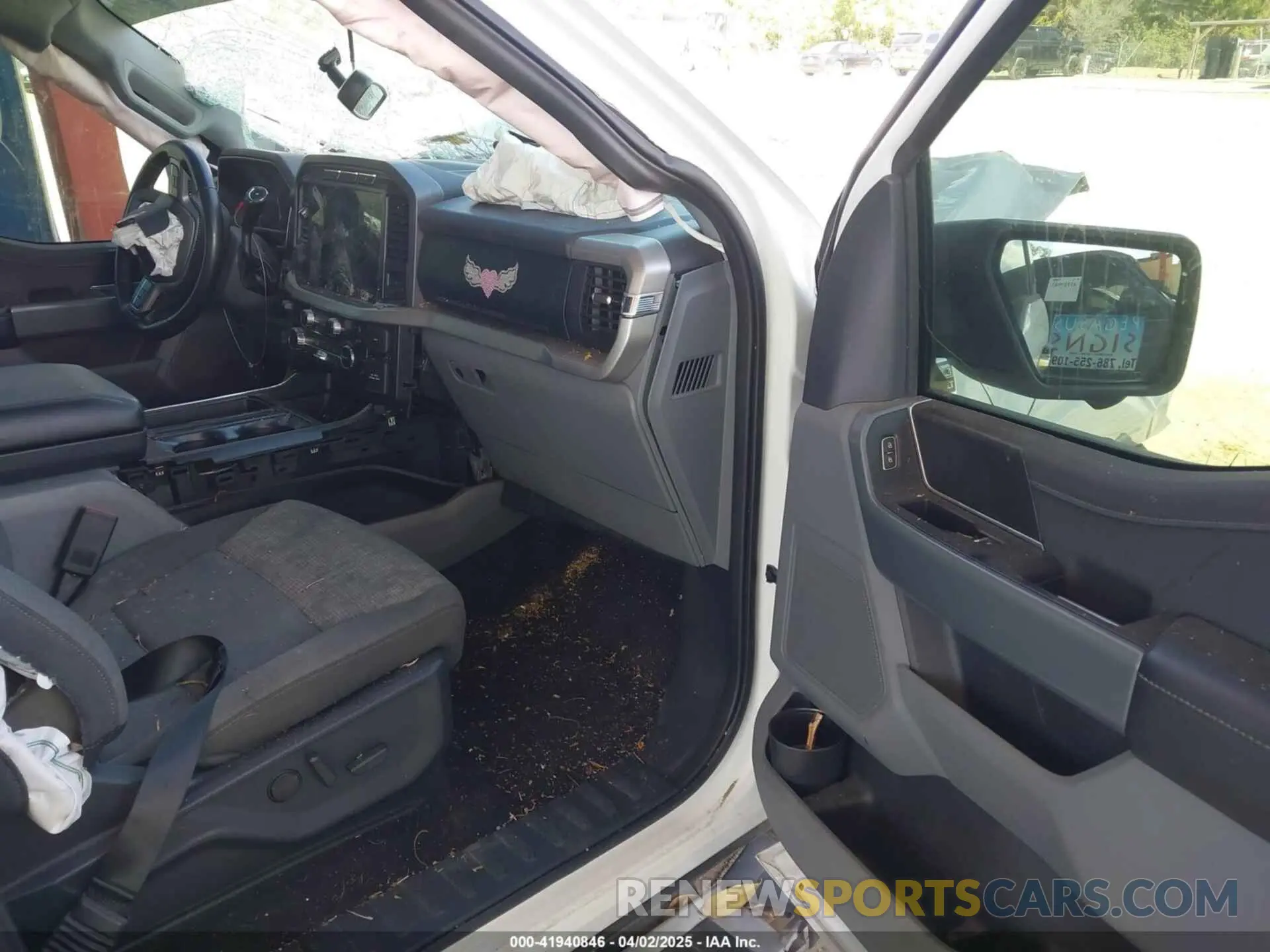 5 Photograph of a damaged car 1FTFW1E55NFB73942 FORD F-150 2022