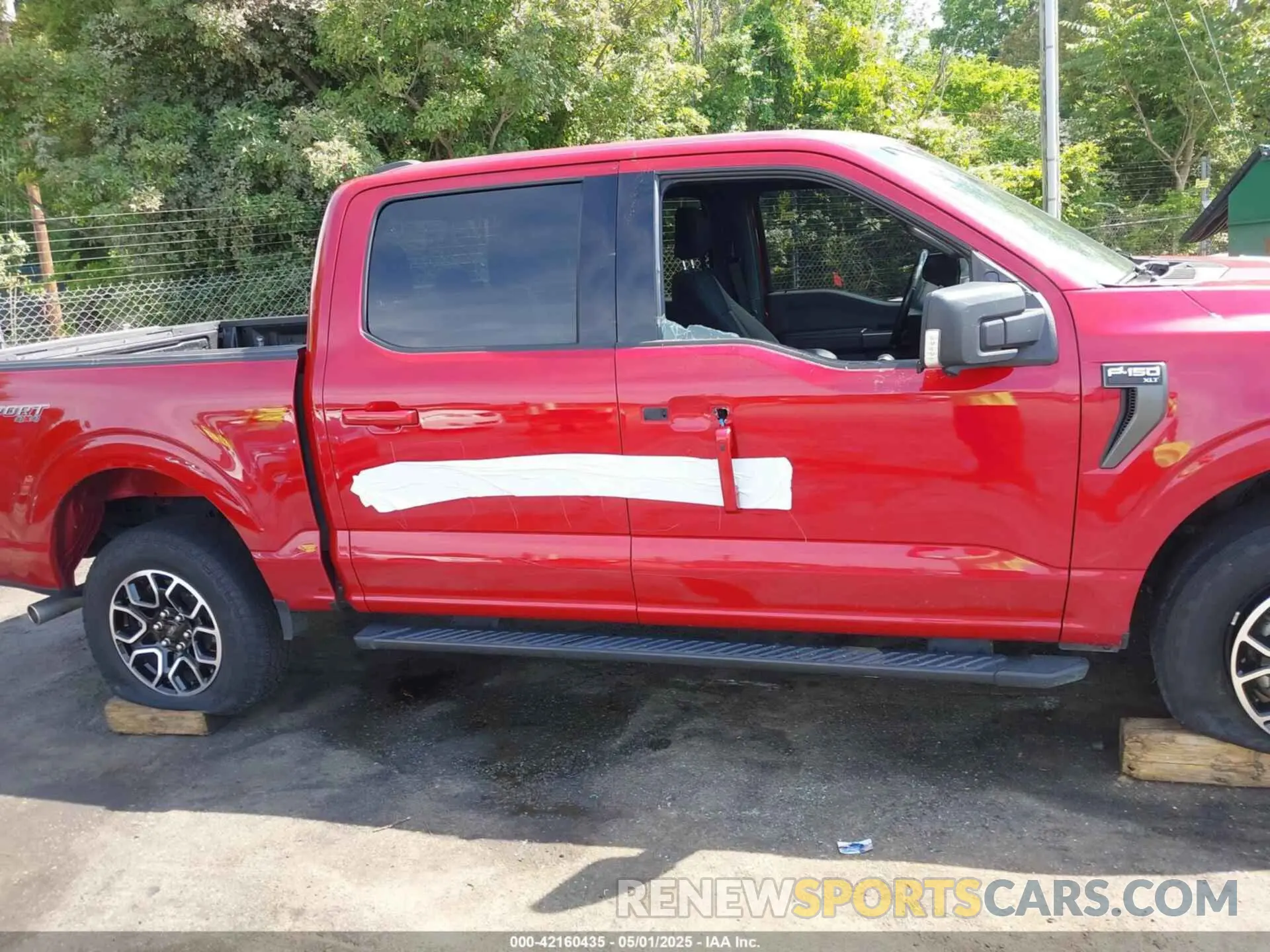 13 Photograph of a damaged car 1FTFW1E56NKE44269 FORD F-150 2022