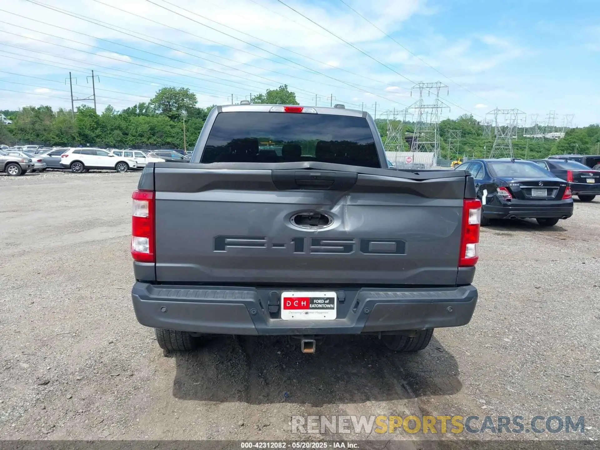 17 Photograph of a damaged car 1FTFW1E57NFA89010 FORD F-150 2022
