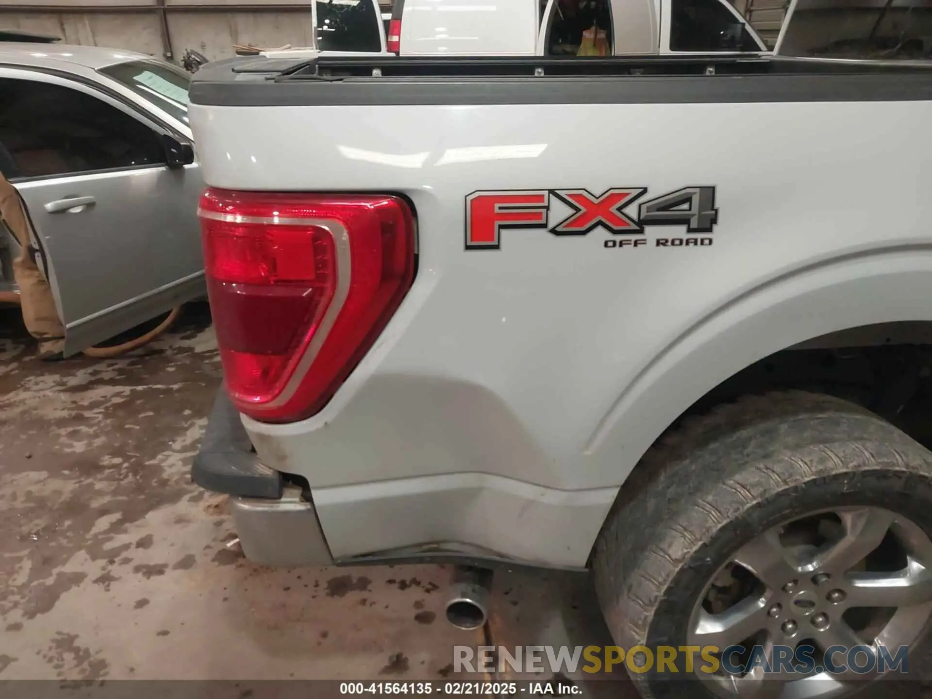 17 Photograph of a damaged car 1FTFW1E59NKD48281 FORD F-150 2022