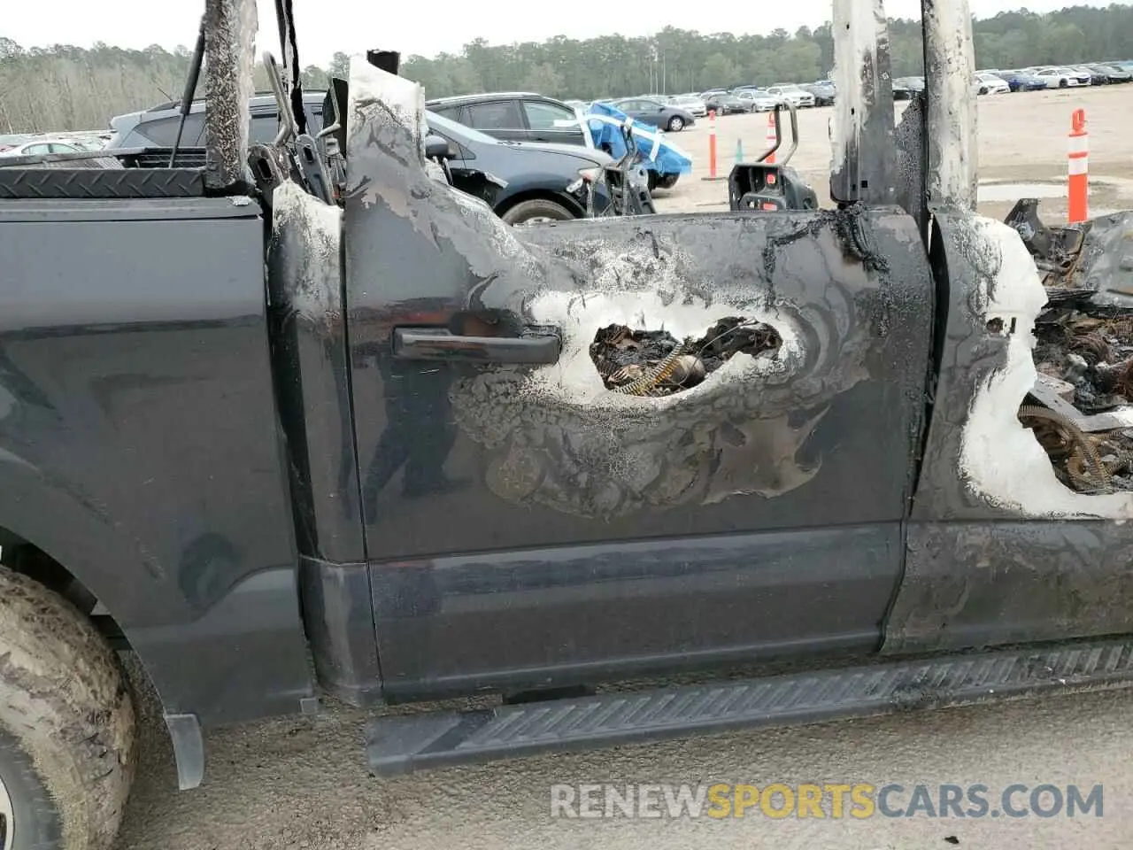 10 Photograph of a damaged car 1FTFW1E5XNFB10805 FORD F-150 2022