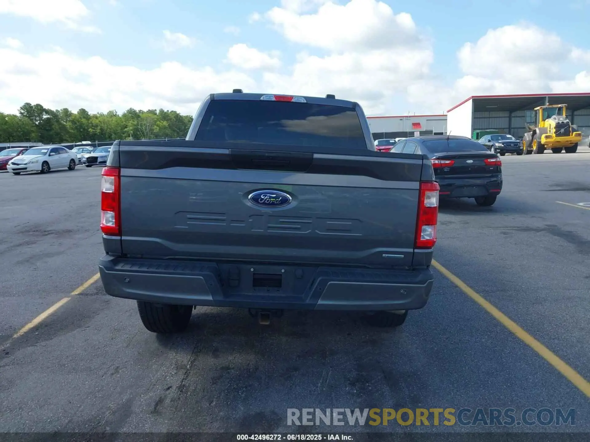 17 Photograph of a damaged car 1FTFW1E80NFB25405 FORD F-150 2022
