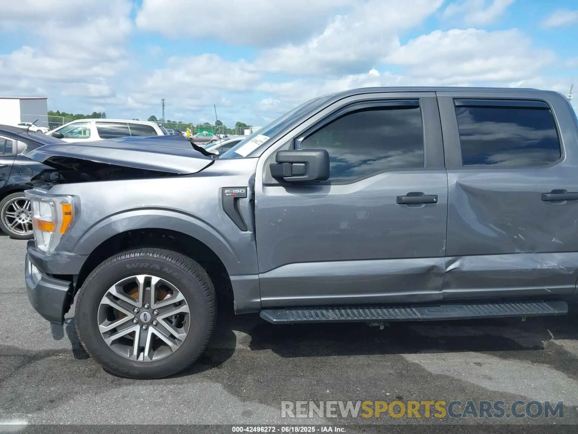 20 Photograph of a damaged car 1FTFW1E80NFB25405 FORD F-150 2022