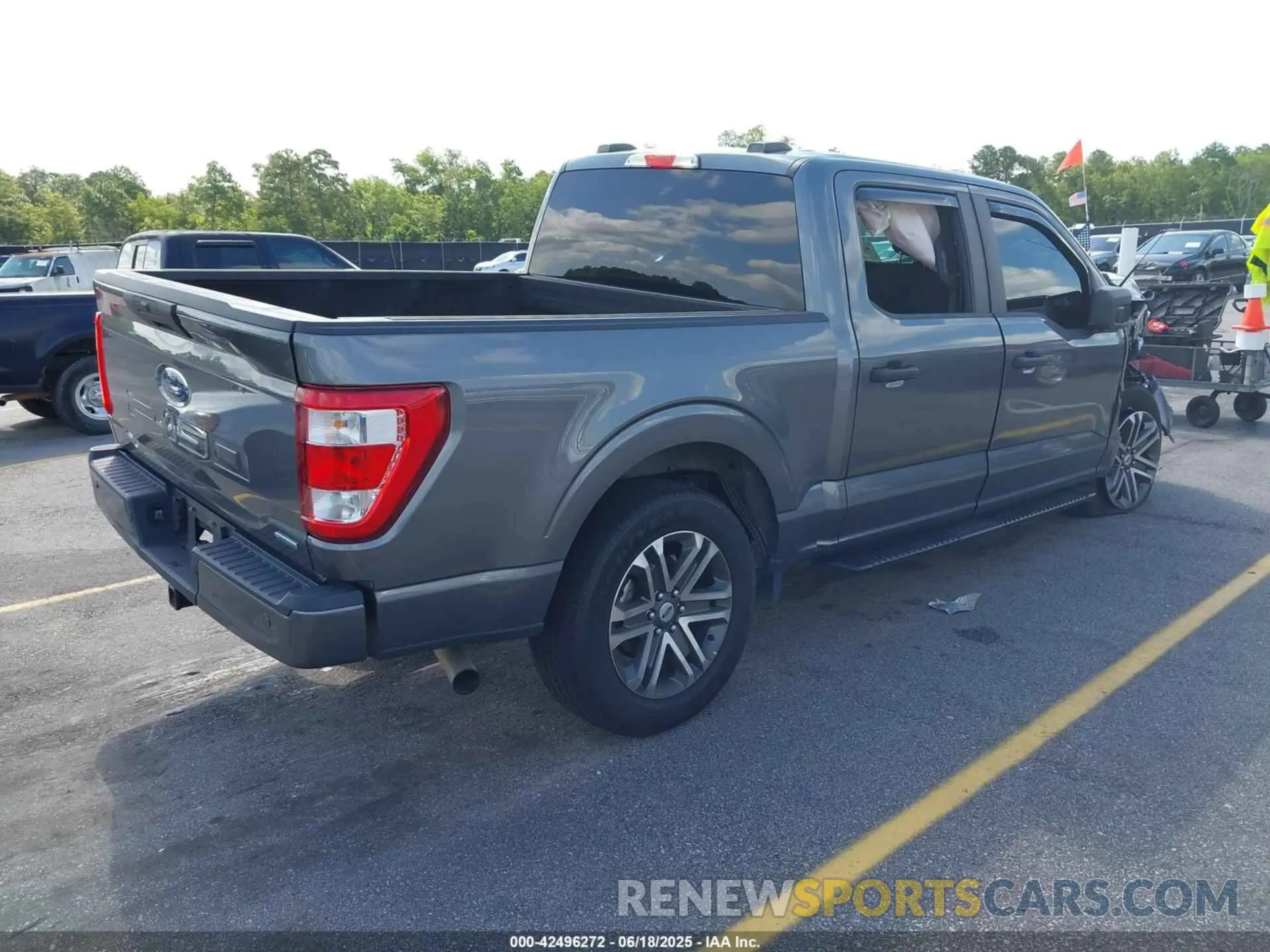 4 Photograph of a damaged car 1FTFW1E80NFB25405 FORD F-150 2022