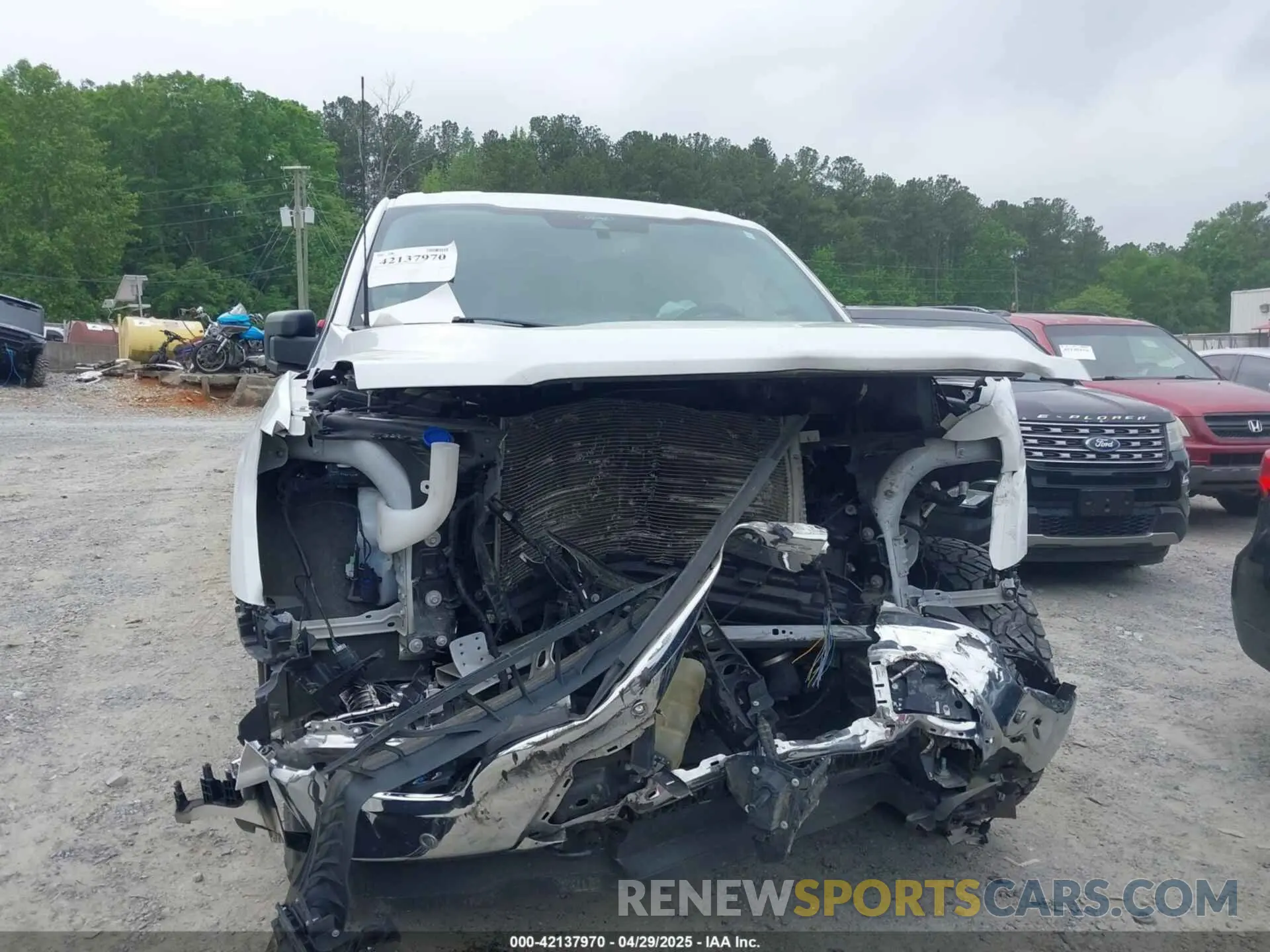 11 Photograph of a damaged car 1FTFW1E83NFA83814 FORD F-150 2022