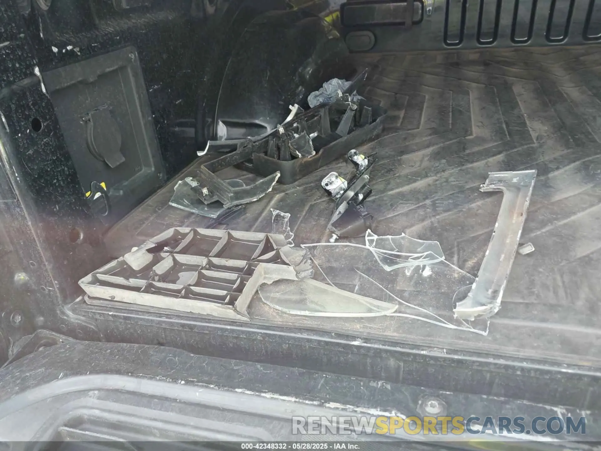 12 Photograph of a damaged car 1FTFW1E83NFB84805 FORD F-150 2022