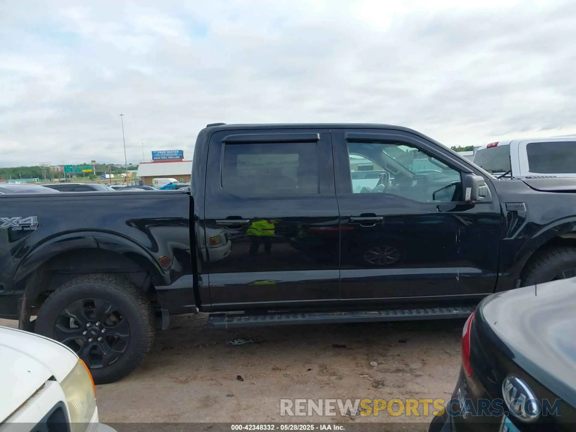 14 Photograph of a damaged car 1FTFW1E83NFB84805 FORD F-150 2022