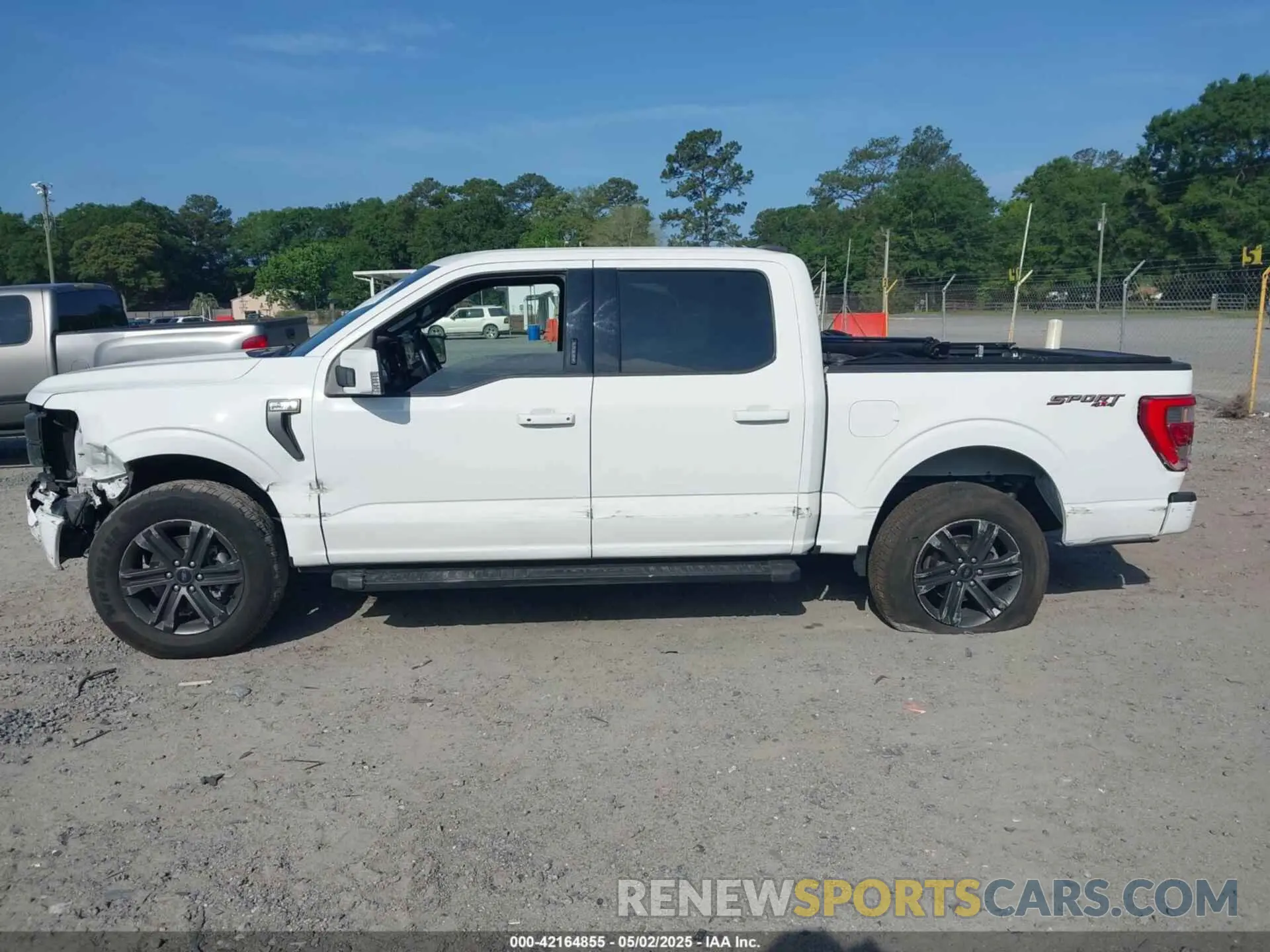 14 Photograph of a damaged car 1FTFW1E84NFC22607 FORD F-150 2022