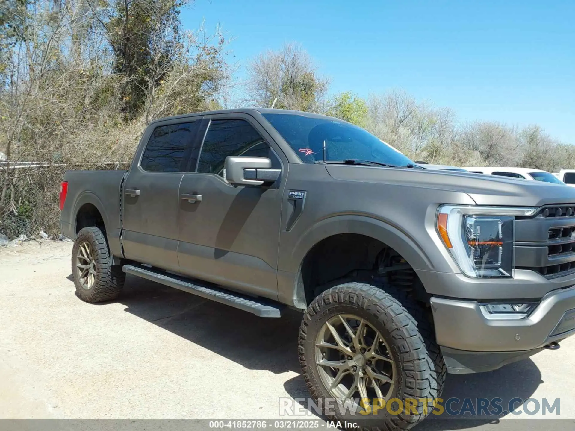 13 Photograph of a damaged car 1FTFW1E85NFB18918 FORD F-150 2022