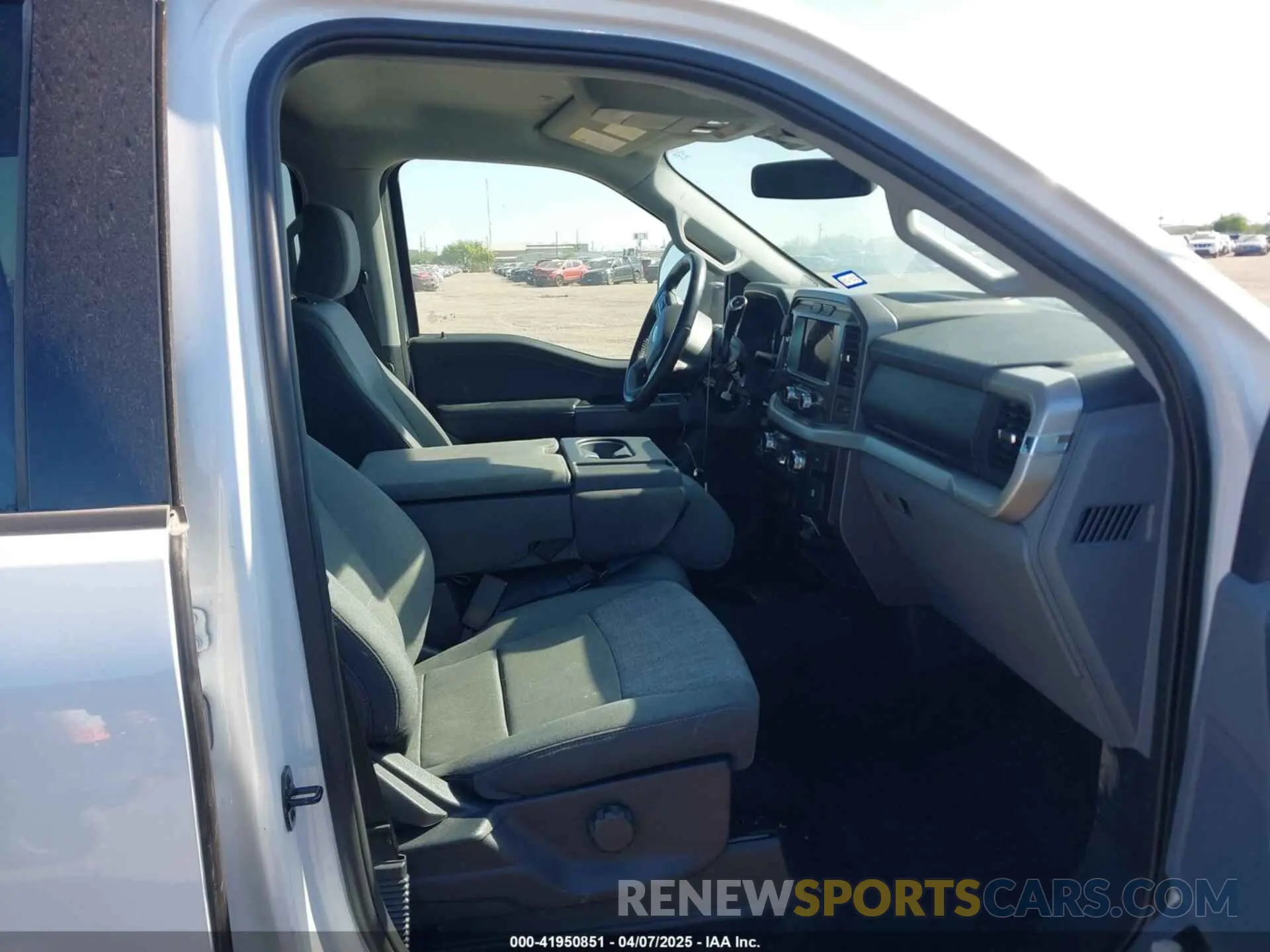 5 Photograph of a damaged car 1FTFW1E85NFB58593 FORD F-150 2022