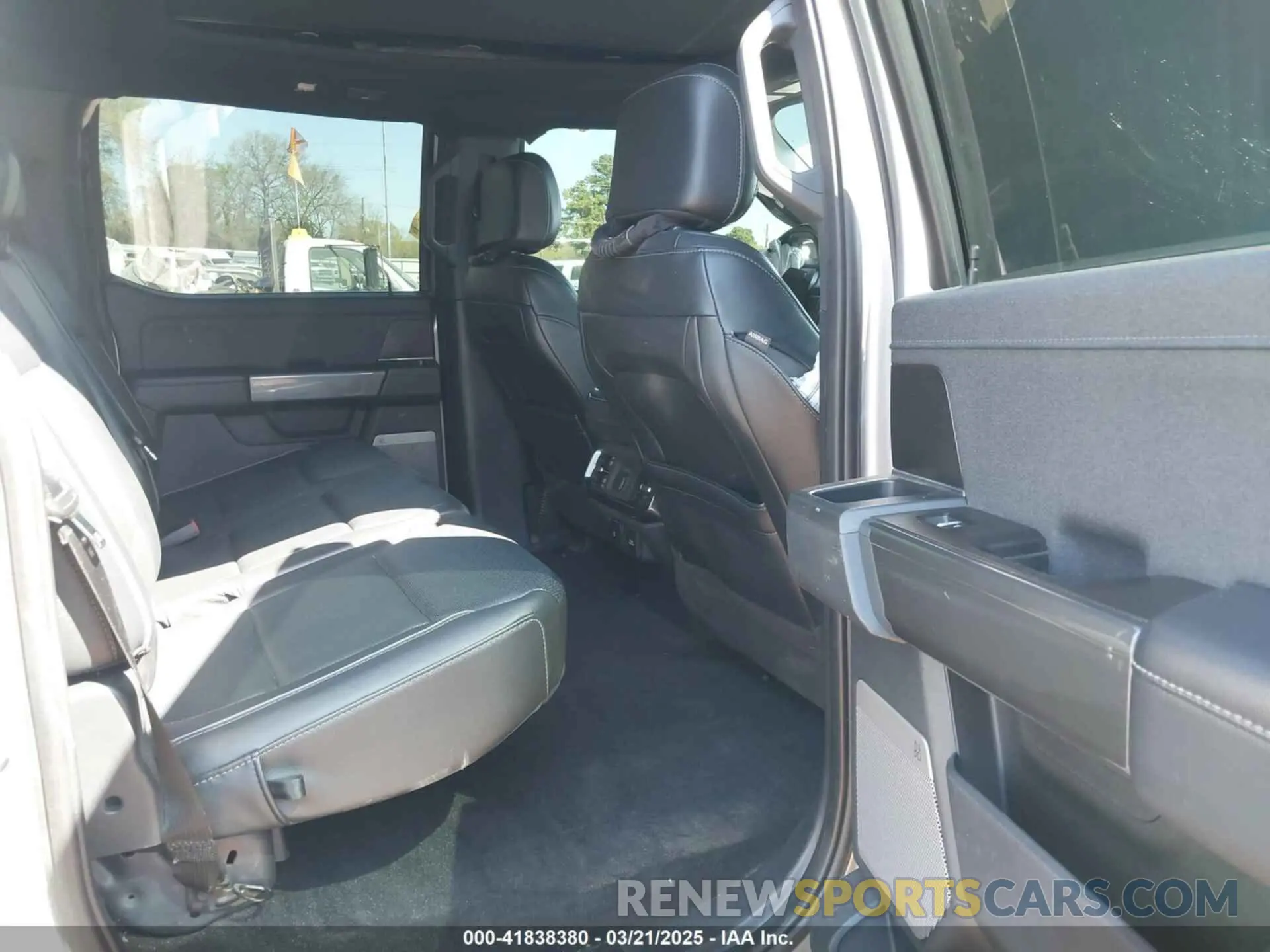 8 Photograph of a damaged car 1FTFW1E85NFB66466 FORD F-150 2022