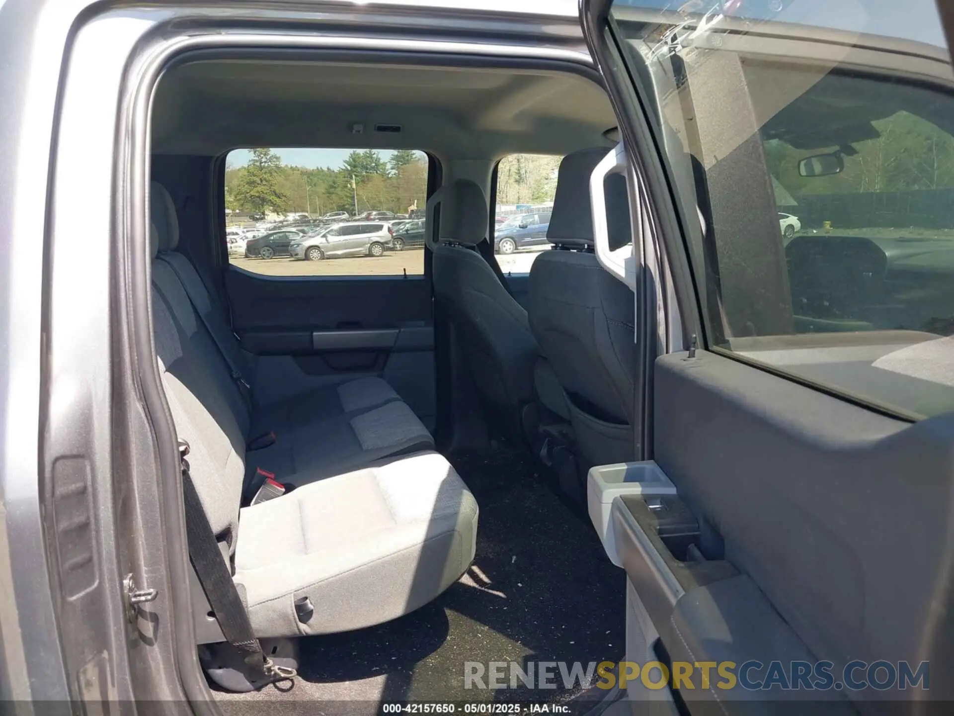 8 Photograph of a damaged car 1FTFW1E87NFB86556 FORD F-150 2022