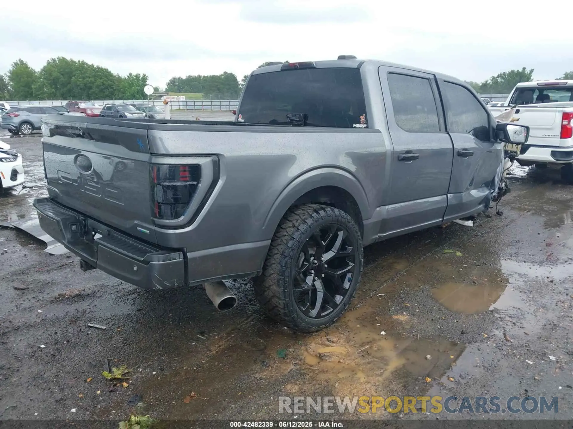 4 Photograph of a damaged car 1FTFW1E87NKD22319 FORD F-150 2022