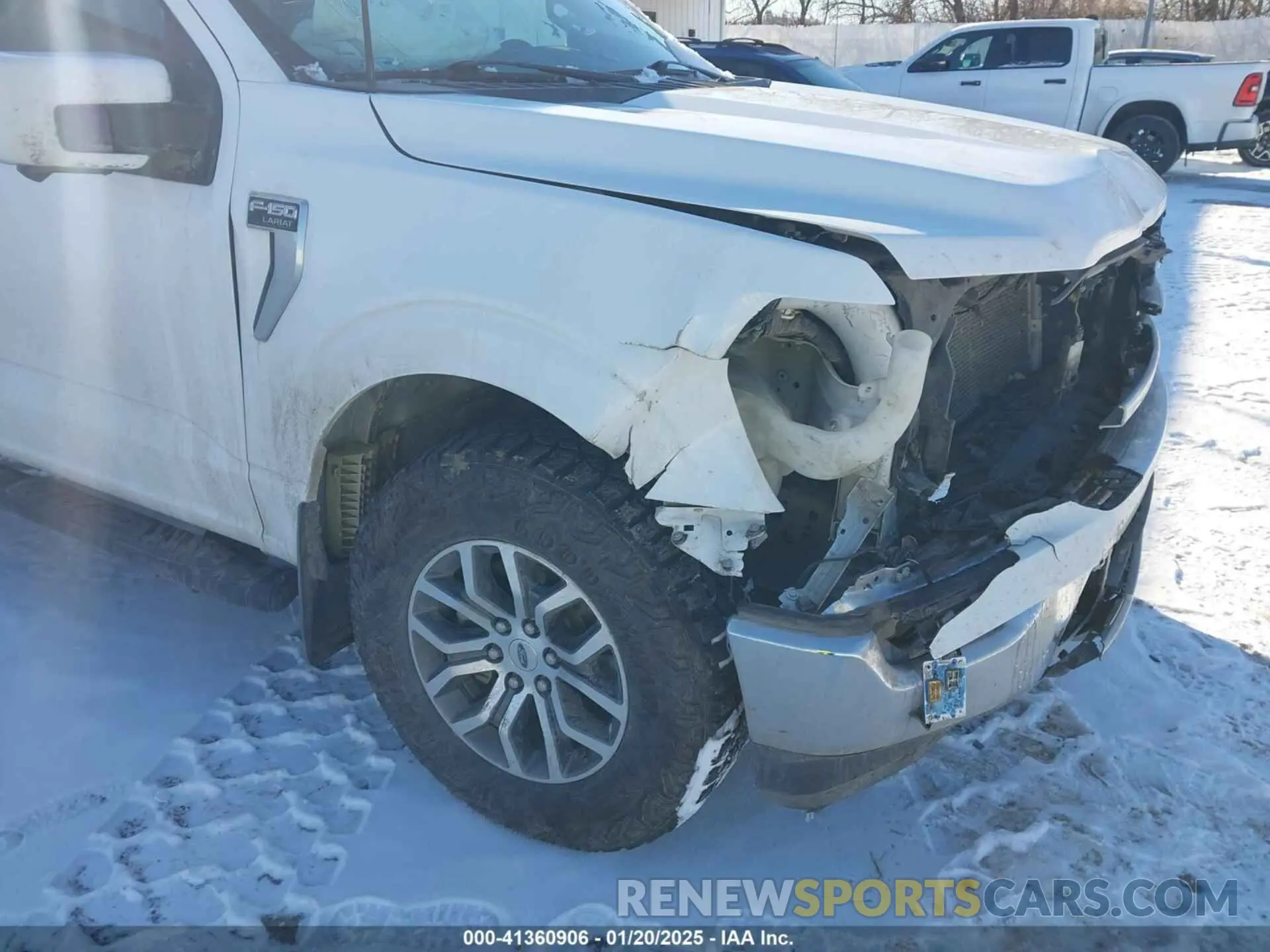 17 Photograph of a damaged car 1FTFW1E88NKD68760 FORD F-150 2022