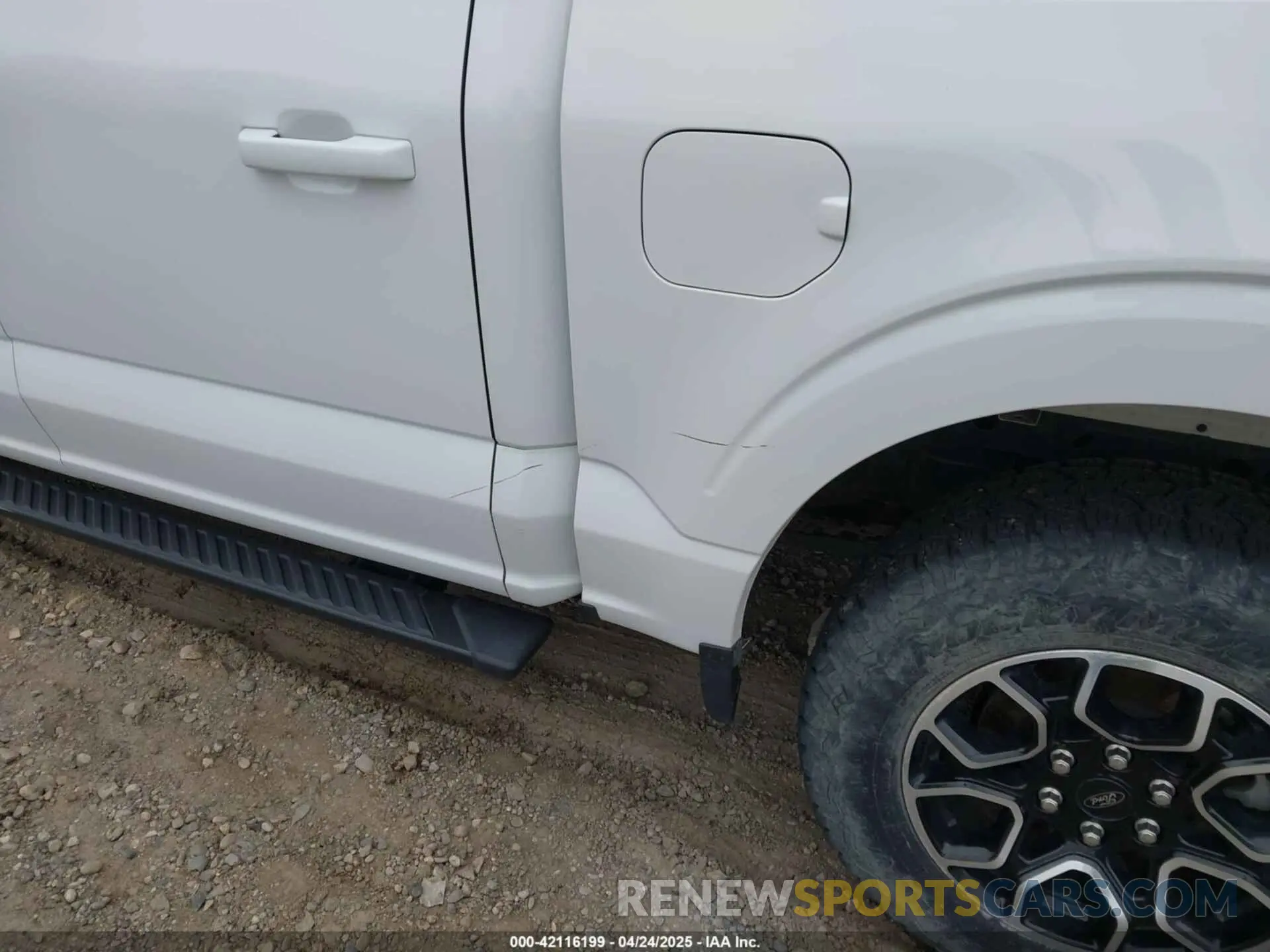 18 Photograph of a damaged car 1FTFW1E88NKE52786 FORD F-150 2022
