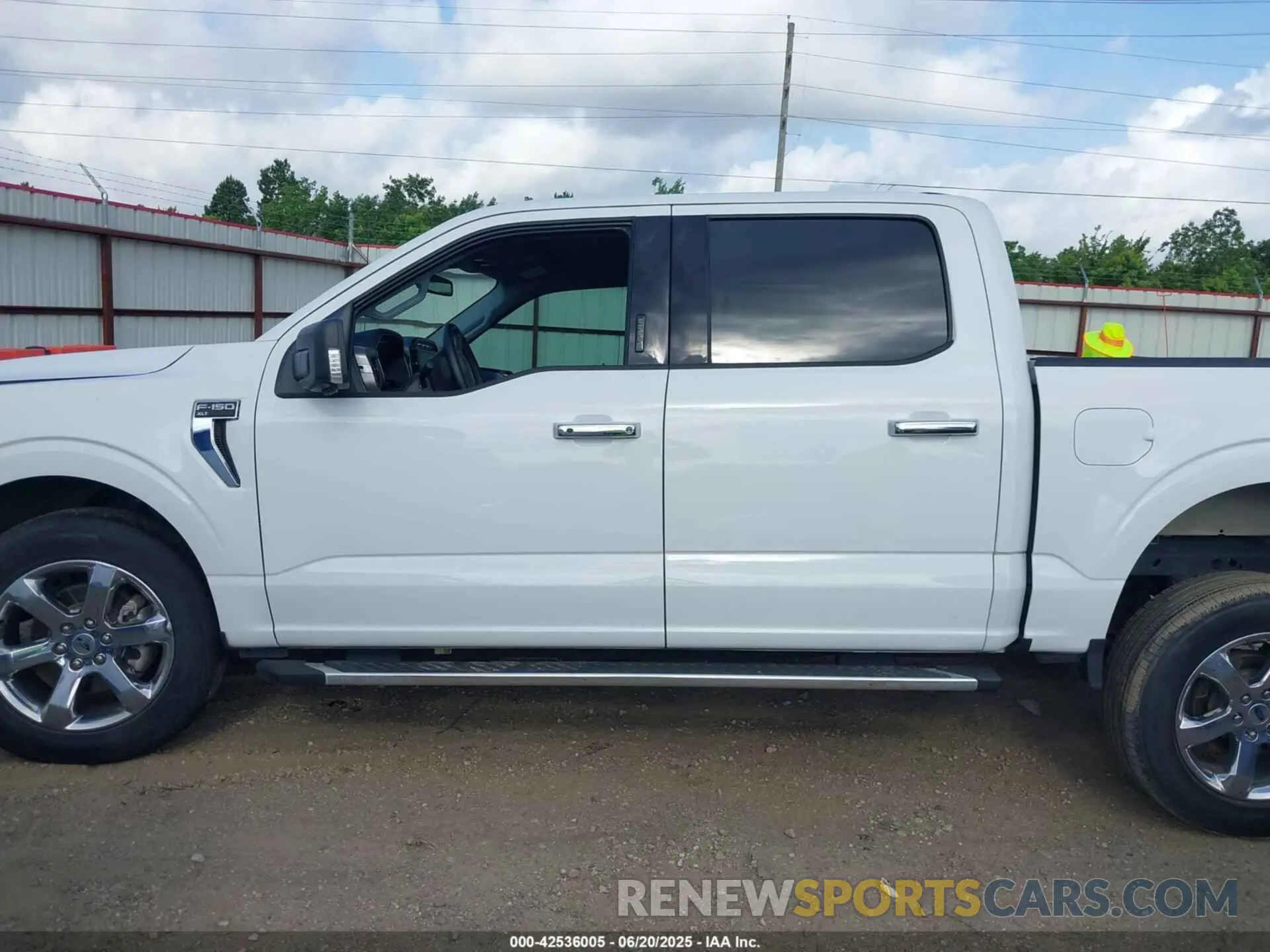 14 Photograph of a damaged car 1FTFW1E8XNFA67531 FORD F-150 2022
