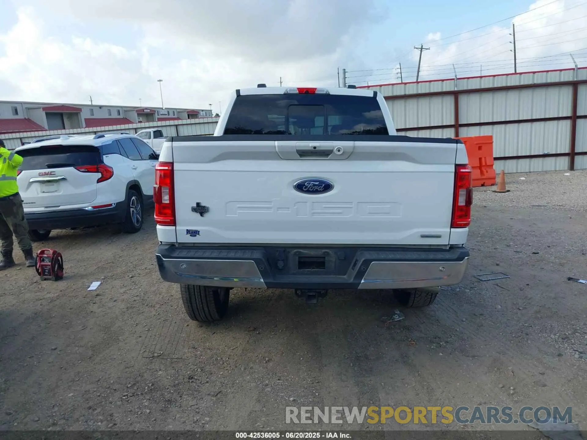 16 Photograph of a damaged car 1FTFW1E8XNFA67531 FORD F-150 2022