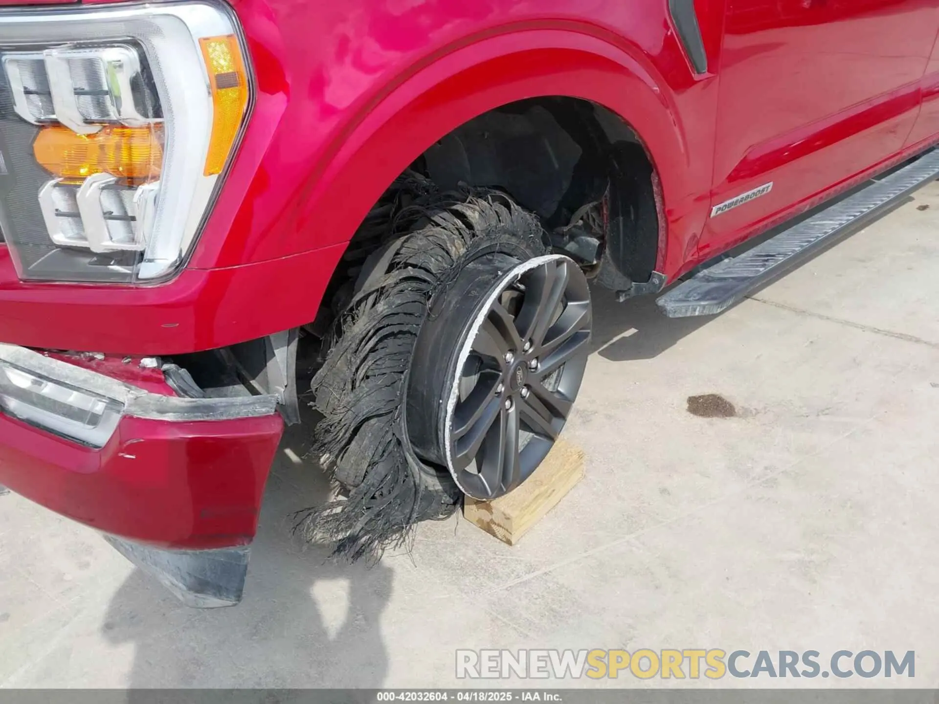 18 Photograph of a damaged car 1FTFW1ED8NFA67783 FORD F-150 2022