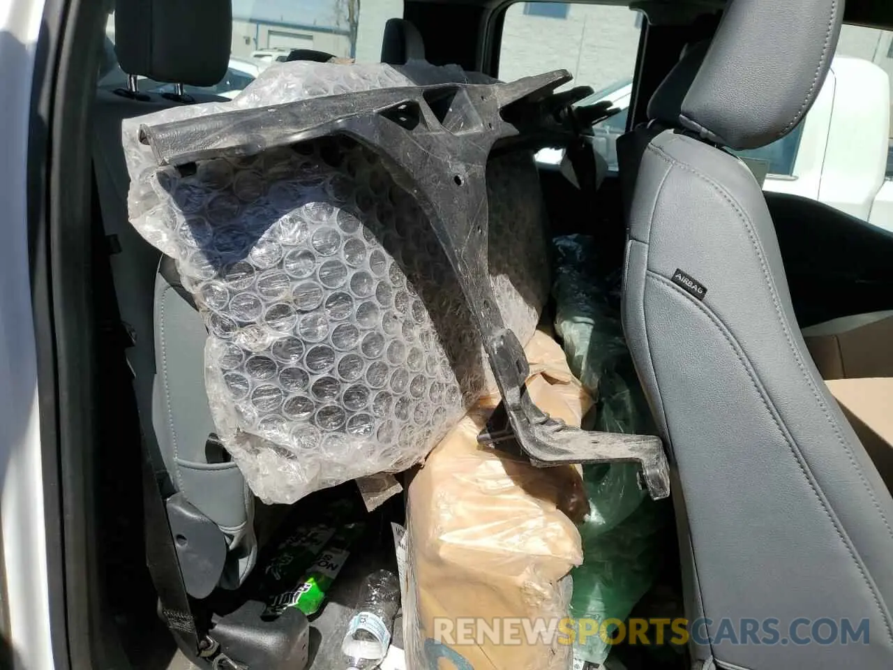 10 Photograph of a damaged car 1FTFX1E50NKE83632 FORD F-150 2022