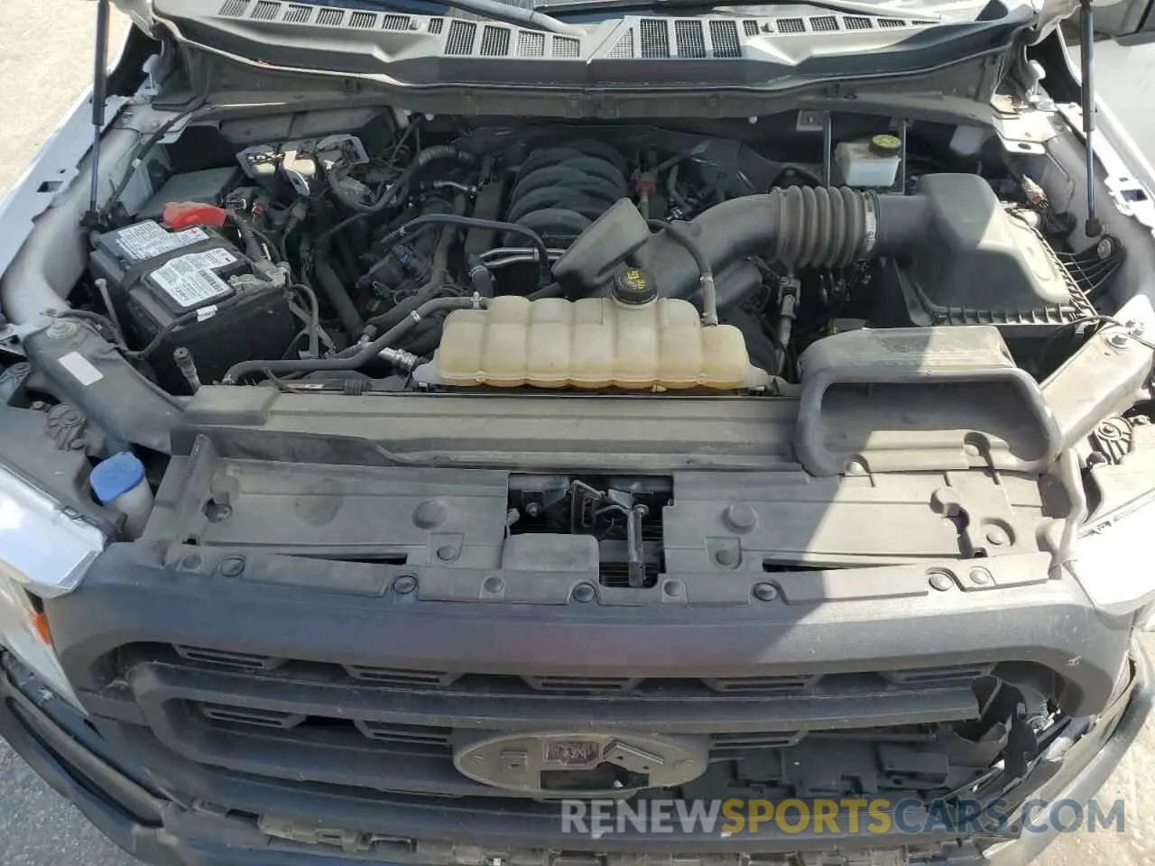 11 Photograph of a damaged car 1FTFX1E51NFA73401 FORD F-150 2022
