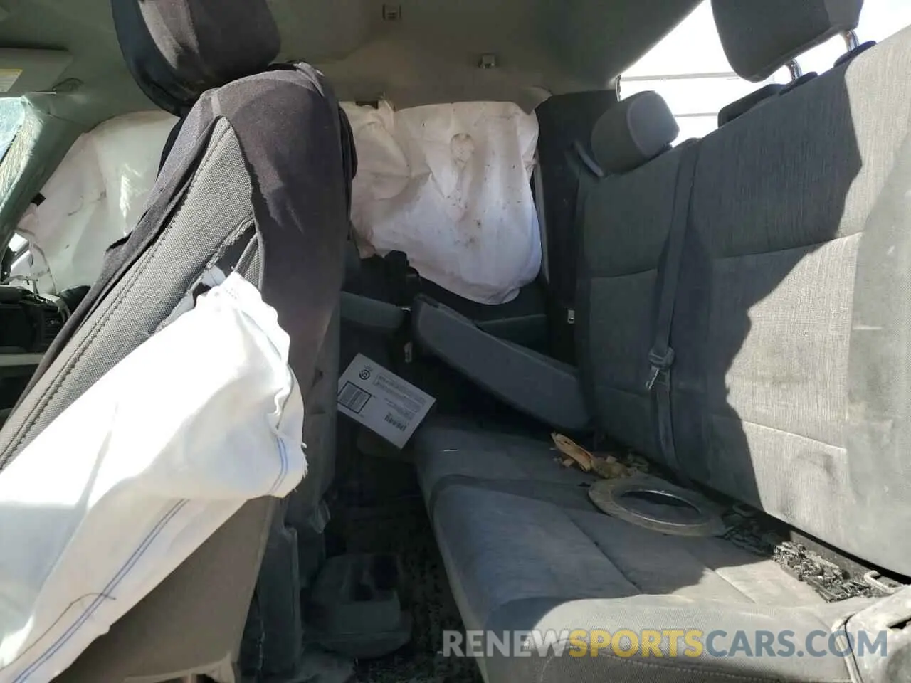 10 Photograph of a damaged car 1FTFX1E53NKE16829 FORD F-150 2022