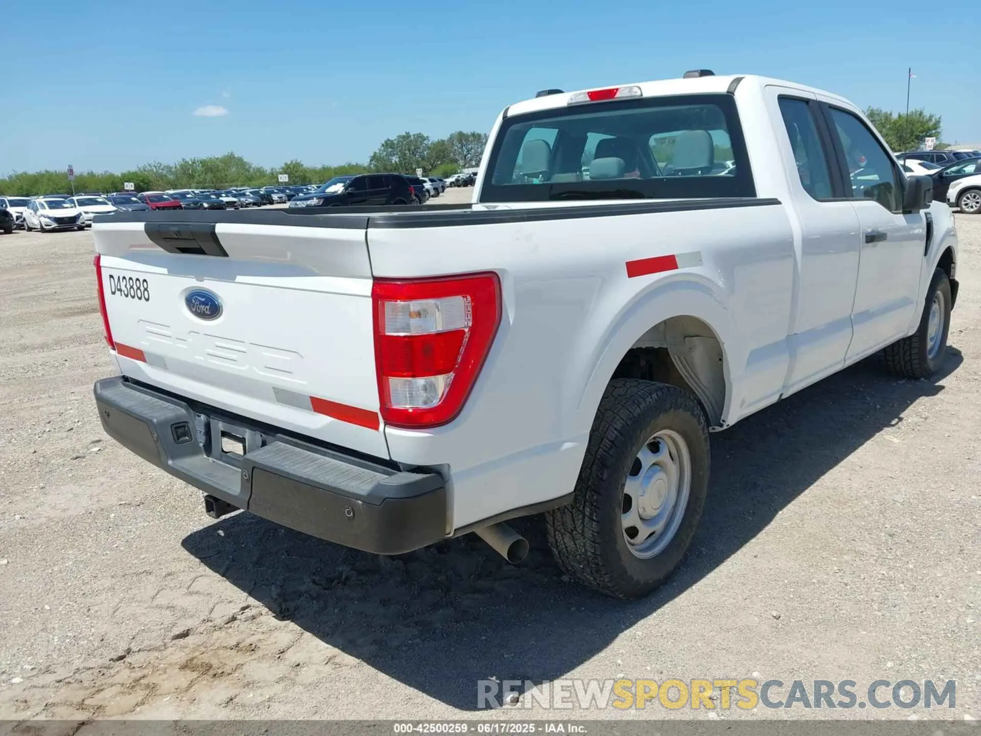 4 Photograph of a damaged car 1FTFX1E54NKD43888 FORD F-150 2022