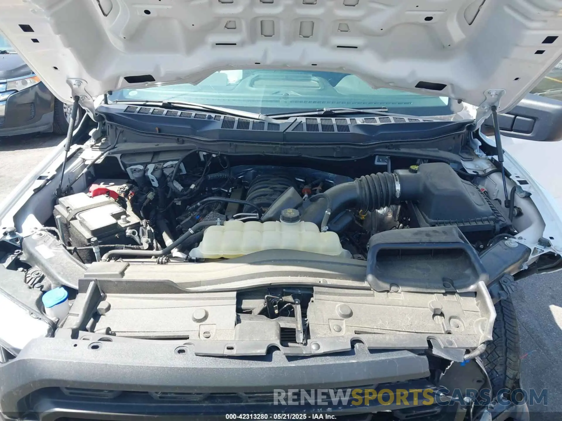 10 Photograph of a damaged car 1FTFX1E58NFB73477 FORD F-150 2022