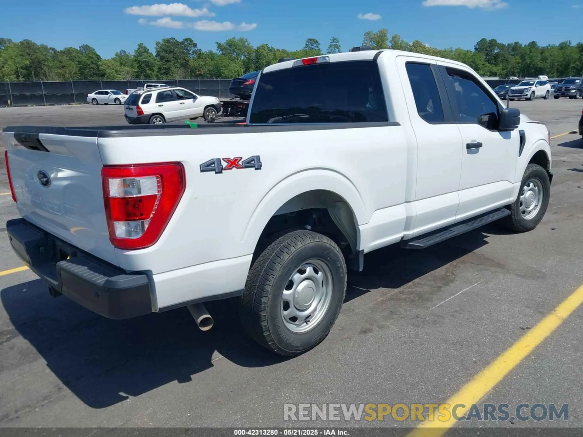 4 Photograph of a damaged car 1FTFX1E58NFB73477 FORD F-150 2022
