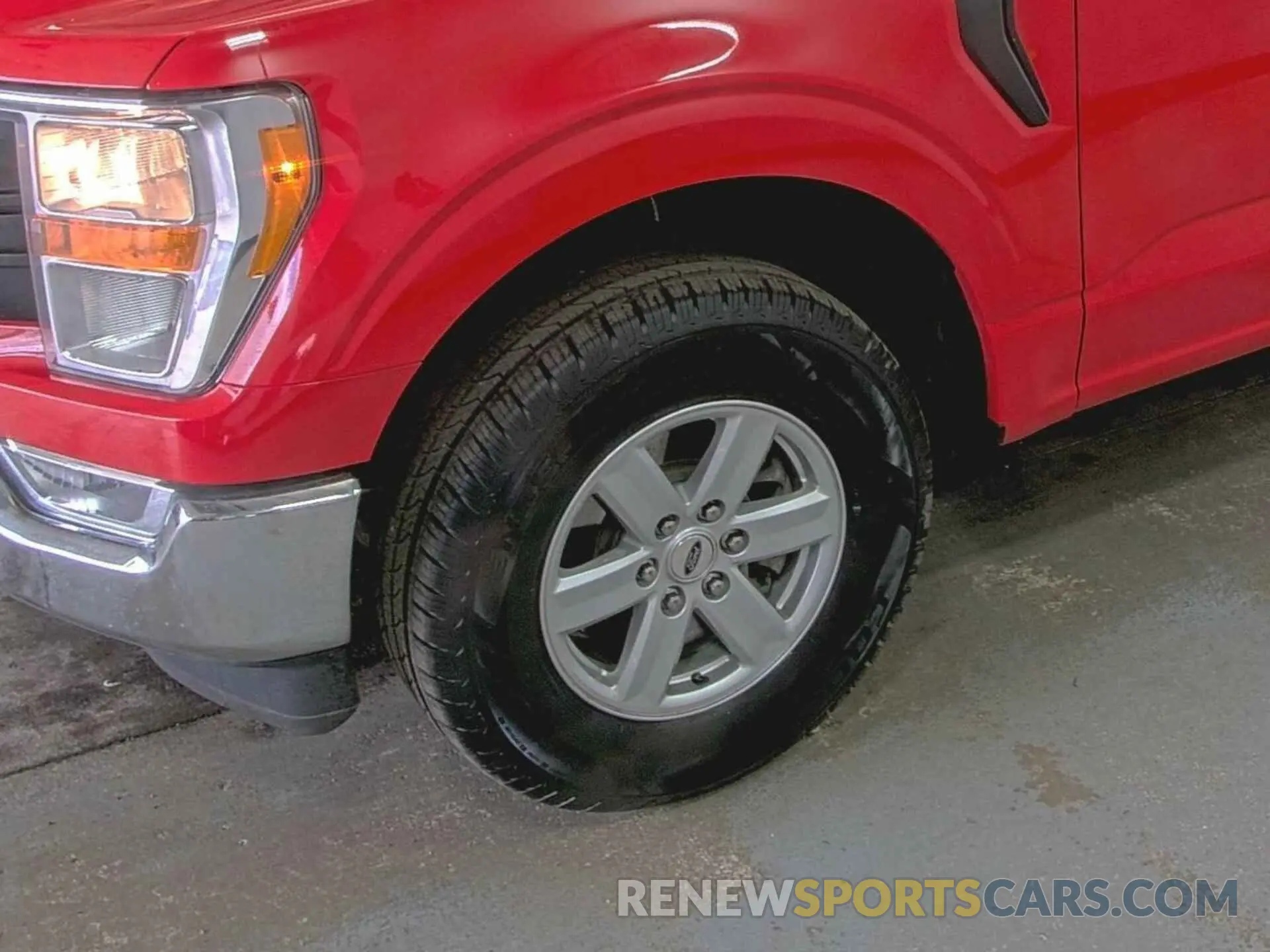 2 Photograph of a damaged car 1FTFX1E81NKE21327 FORD F-150 2022