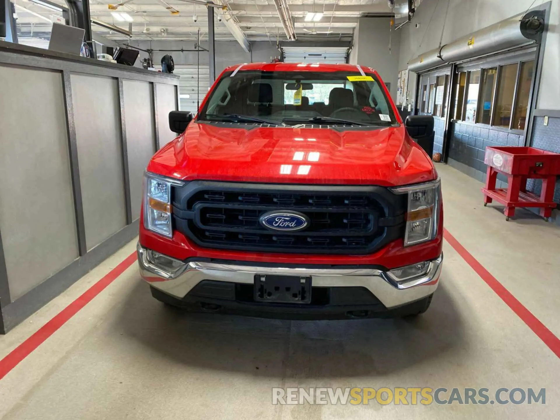 25 Photograph of a damaged car 1FTFX1E81NKE21327 FORD F-150 2022