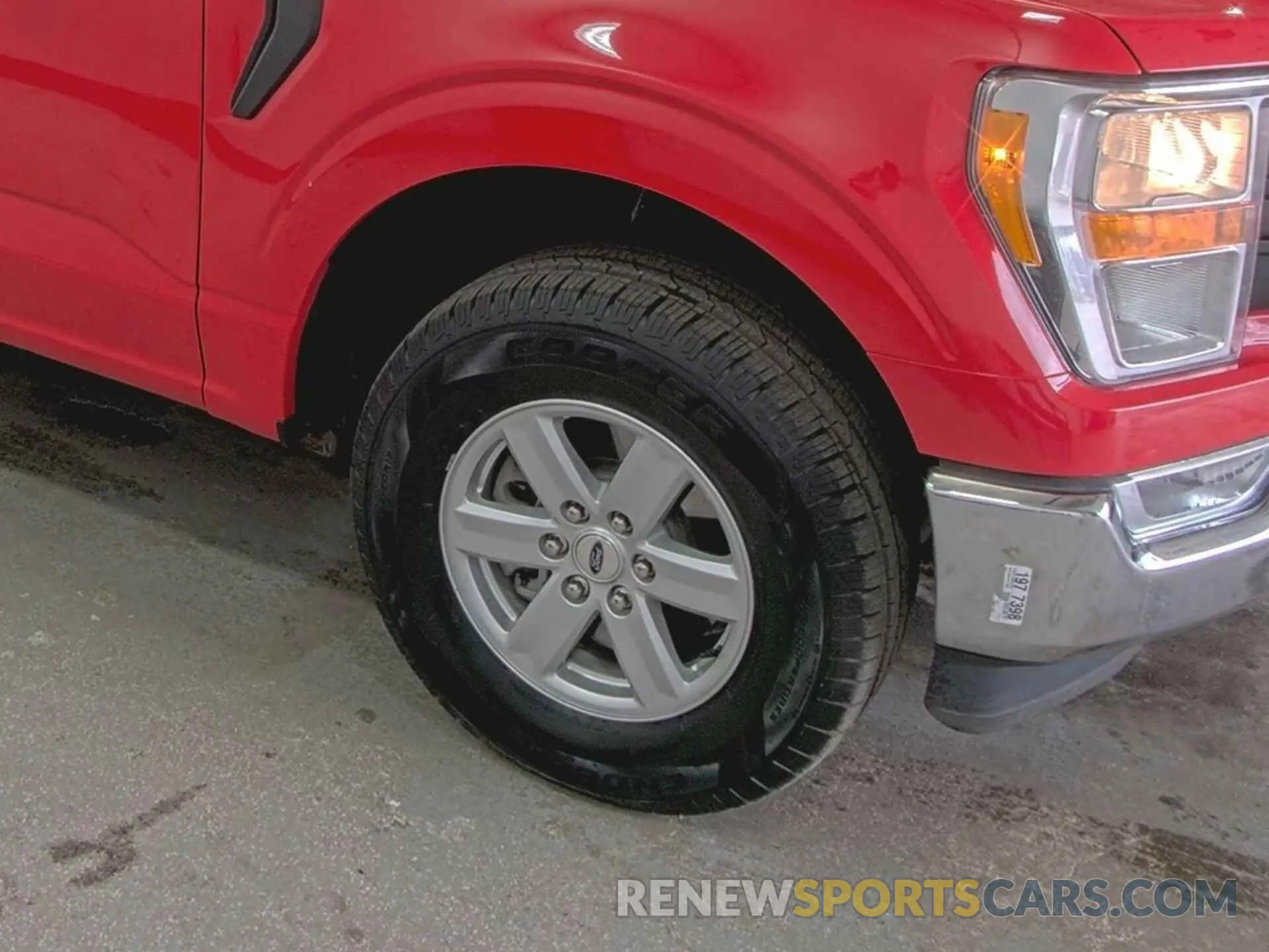 8 Photograph of a damaged car 1FTFX1E81NKE21327 FORD F-150 2022