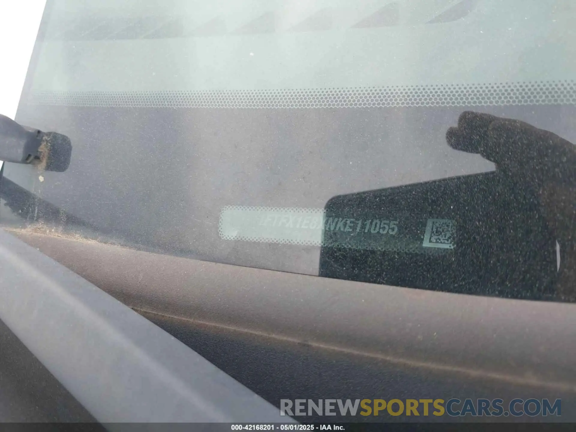 9 Photograph of a damaged car 1FTFX1E8XNKE11055 FORD F-150 2022