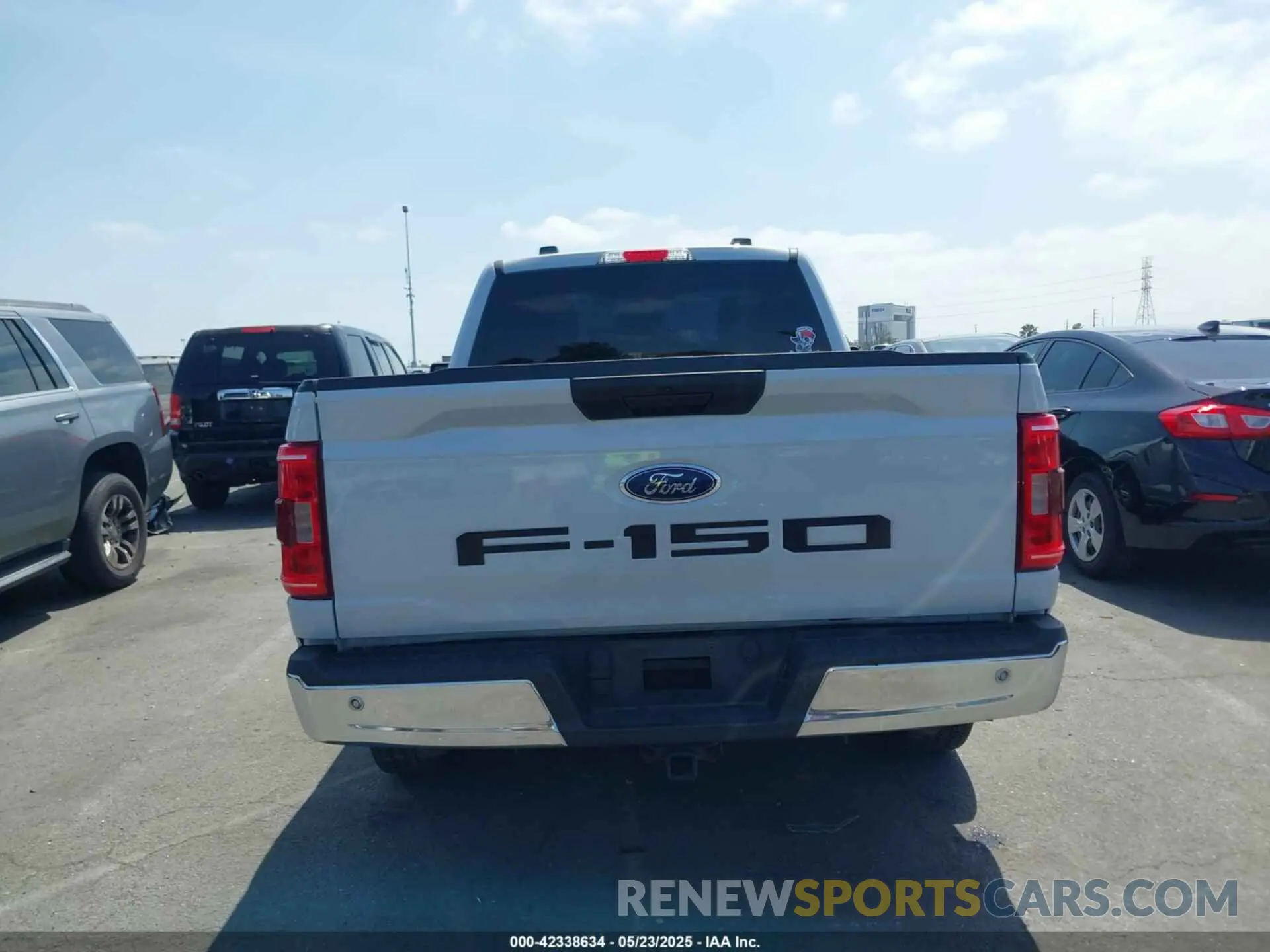 16 Photograph of a damaged car 1FTMF1C50NKE48070 FORD F-150 2022