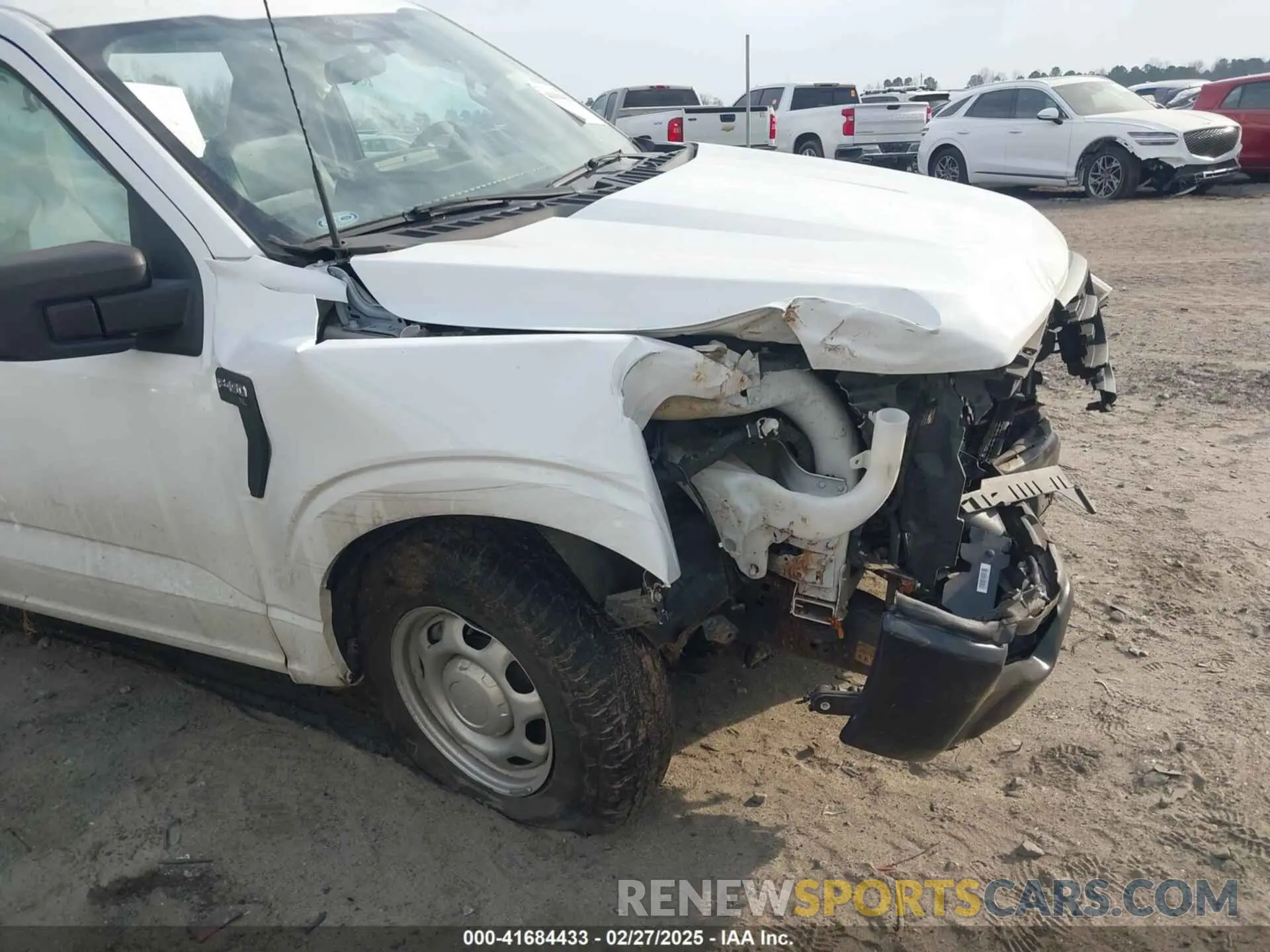 16 Photograph of a damaged car 1FTMF1CB2NKD95281 FORD F-150 2022