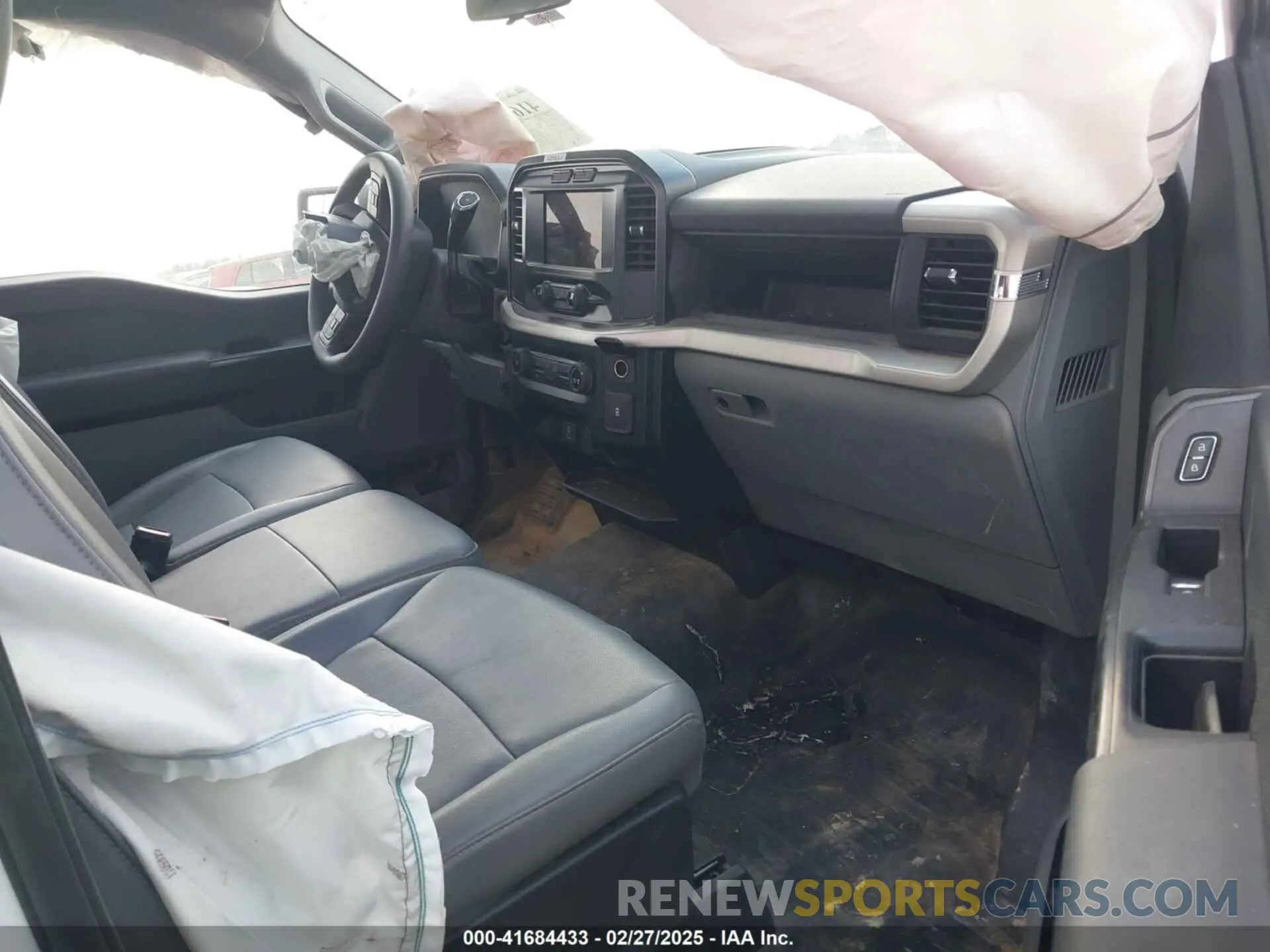 5 Photograph of a damaged car 1FTMF1CB2NKD95281 FORD F-150 2022