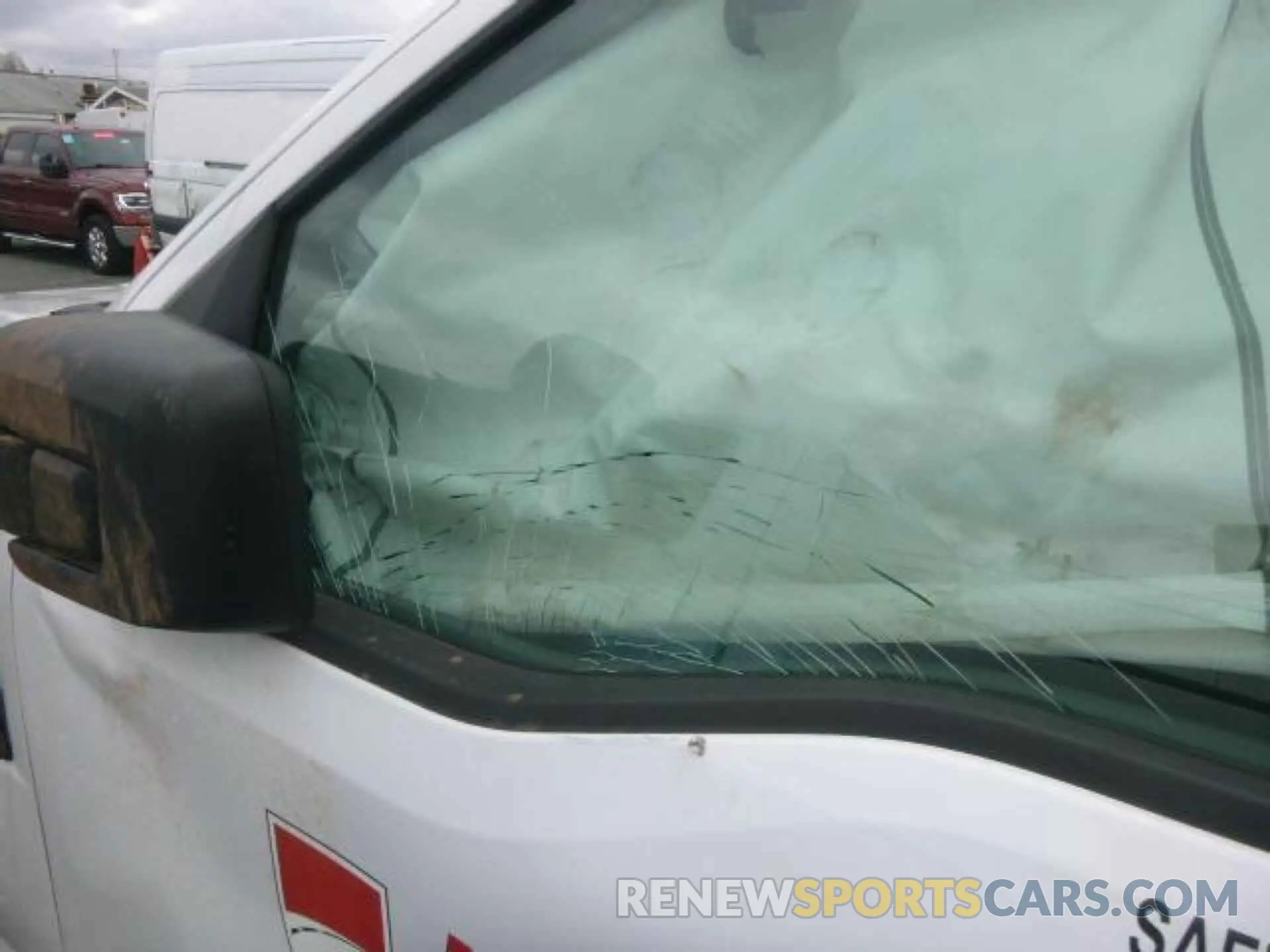 33 Photograph of a damaged car 1FTMF1CB5NKD89975 FORD F-150 2022