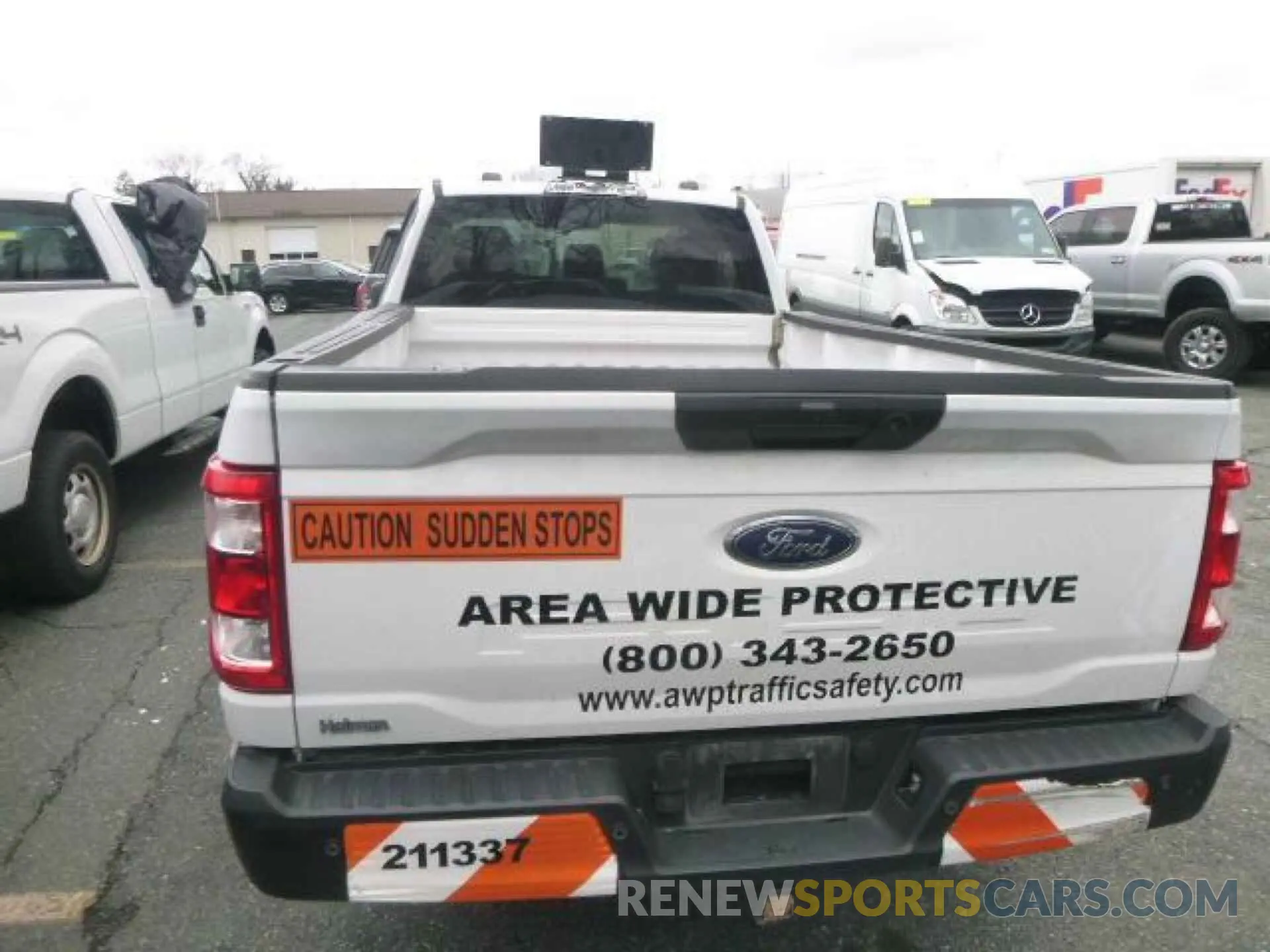9 Photograph of a damaged car 1FTMF1CB5NKD89975 FORD F-150 2022