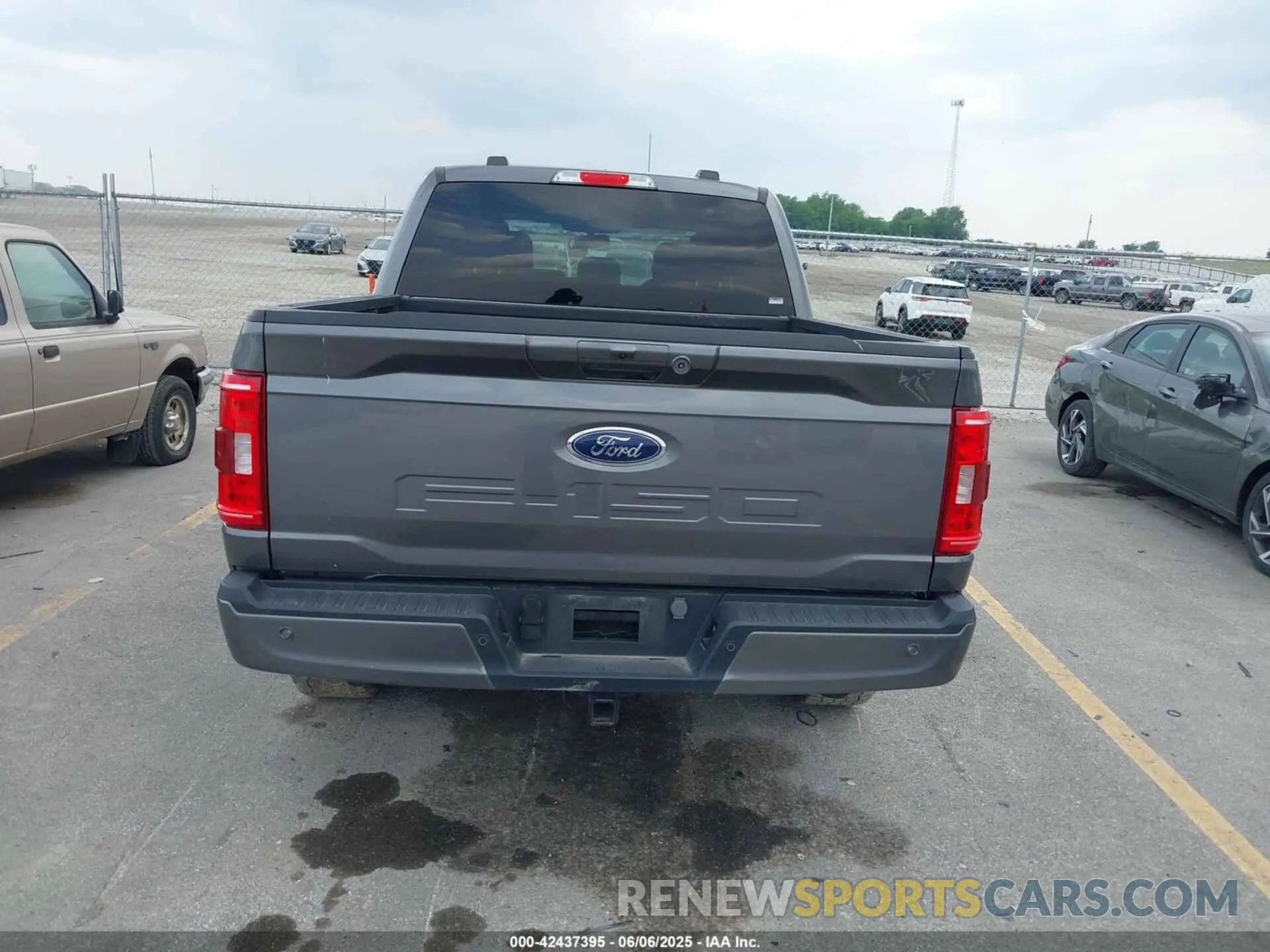 16 Photograph of a damaged car 1FTEW1C50PFA88914 FORD F-150 2023
