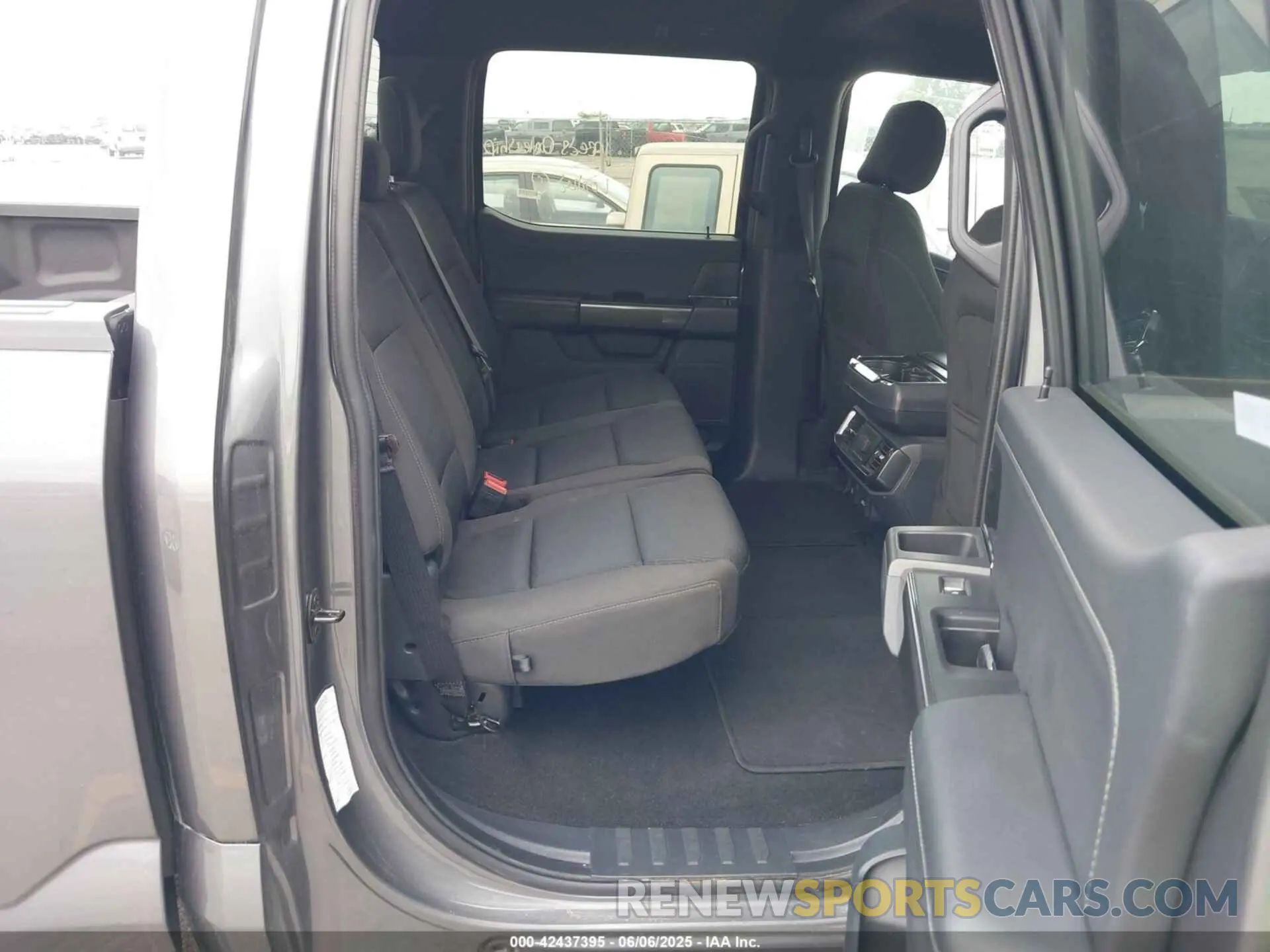 8 Photograph of a damaged car 1FTEW1C50PFA88914 FORD F-150 2023