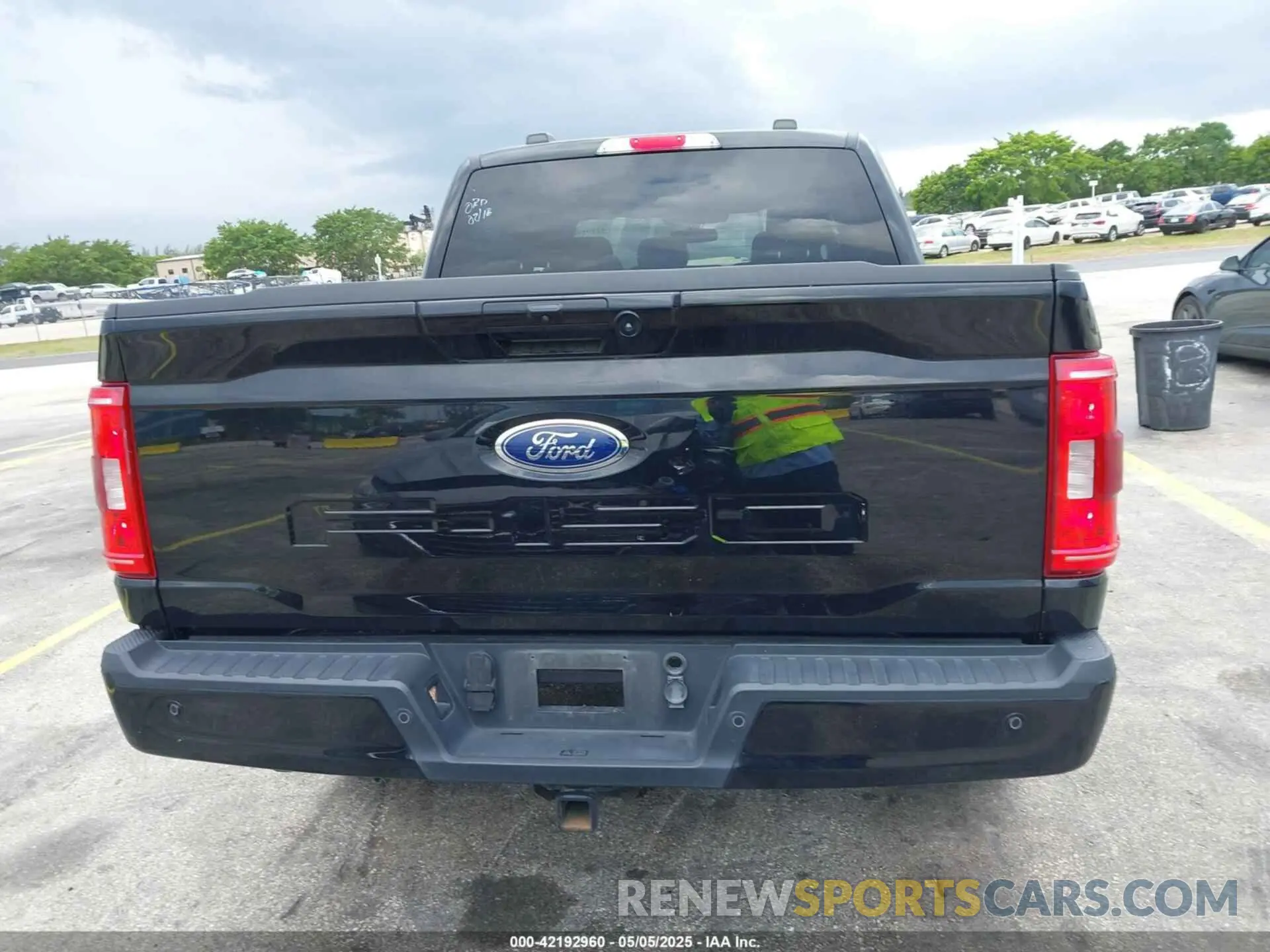 16 Photograph of a damaged car 1FTEW1C52PFA90311 FORD F-150 2023