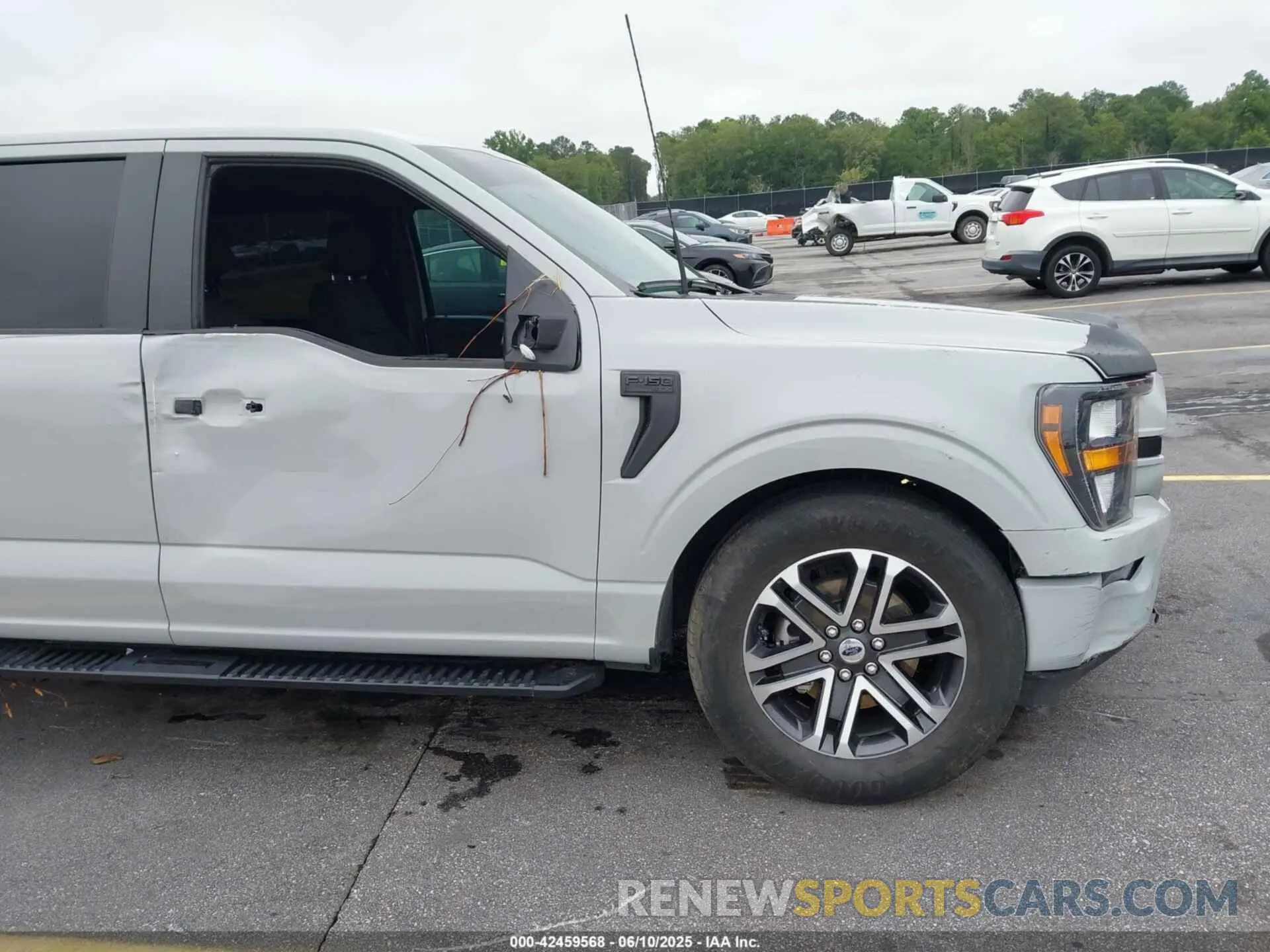 18 Photograph of a damaged car 1FTEW1C54PKD66883 FORD F-150 2023