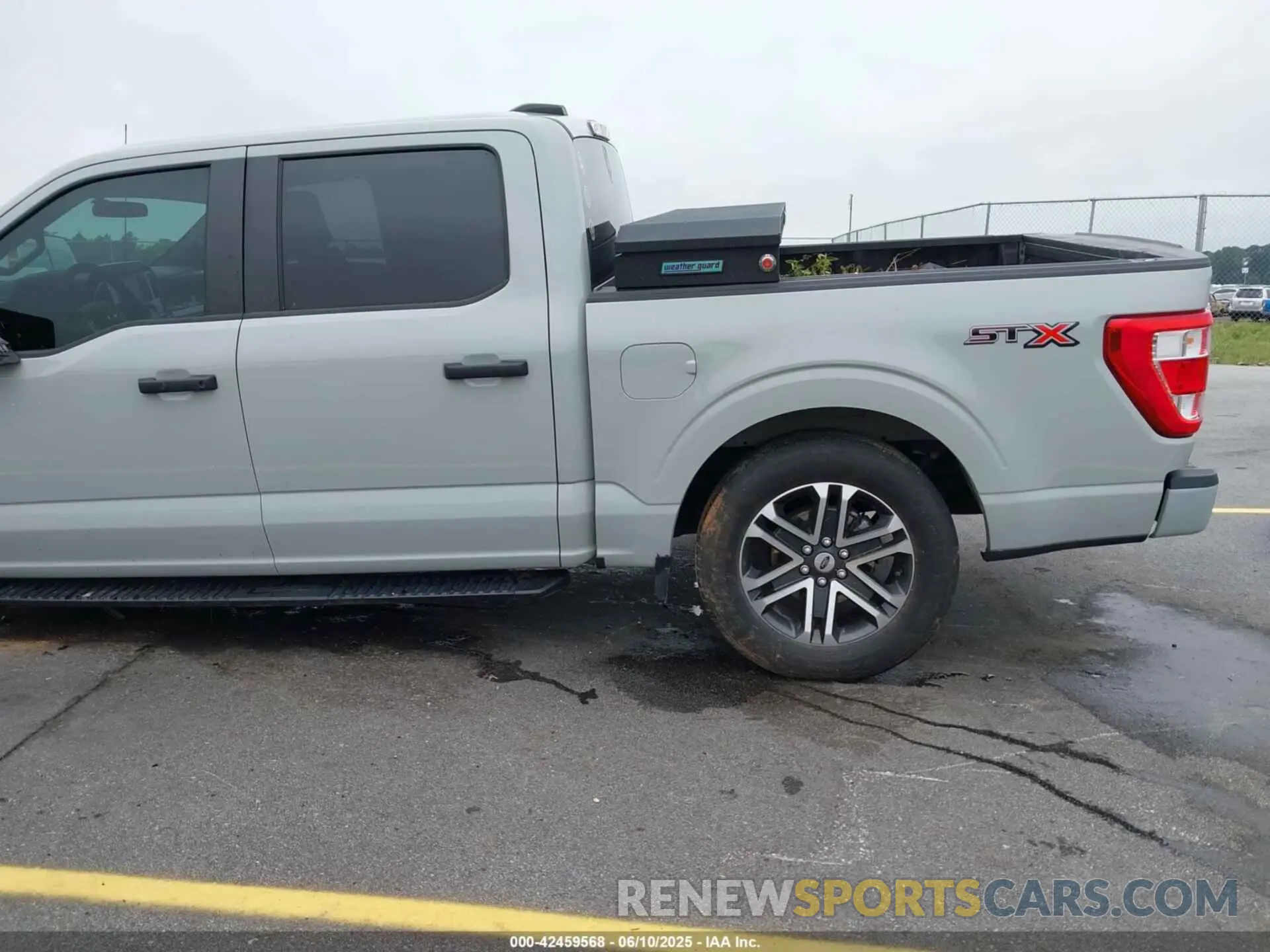 21 Photograph of a damaged car 1FTEW1C54PKD66883 FORD F-150 2023