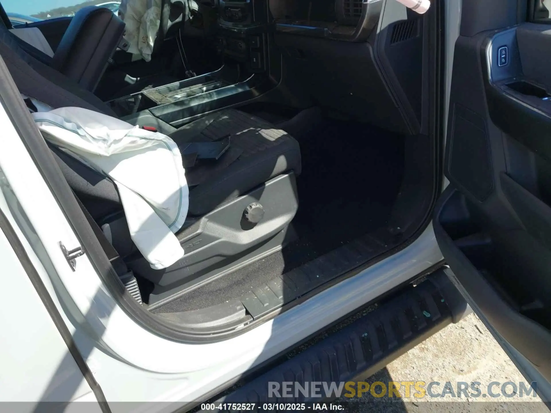 5 Photograph of a damaged car 1FTEW1C56PKE37212 FORD F-150 2023