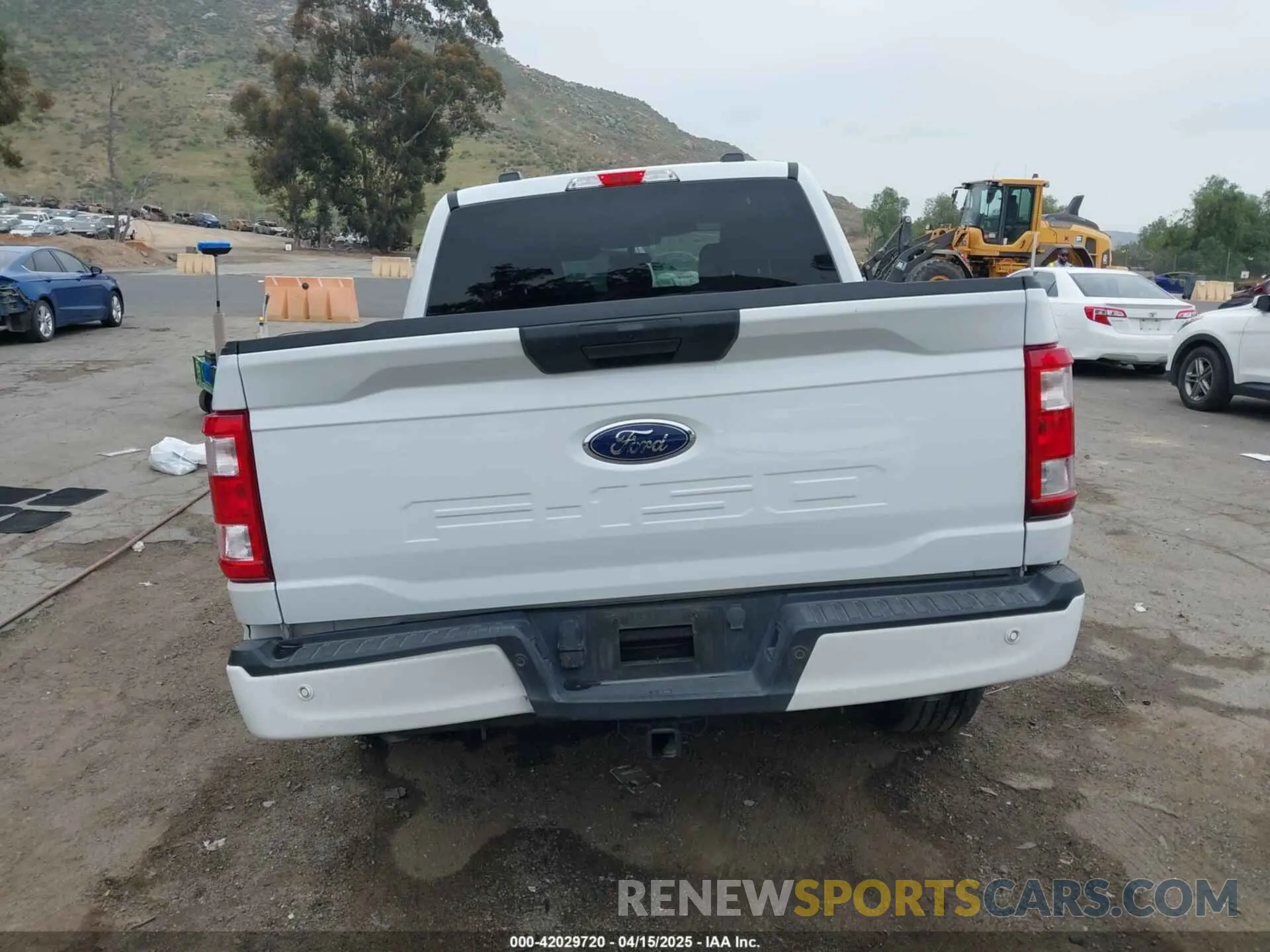 16 Photograph of a damaged car 1FTEW1C59PFB00252 FORD F-150 2023