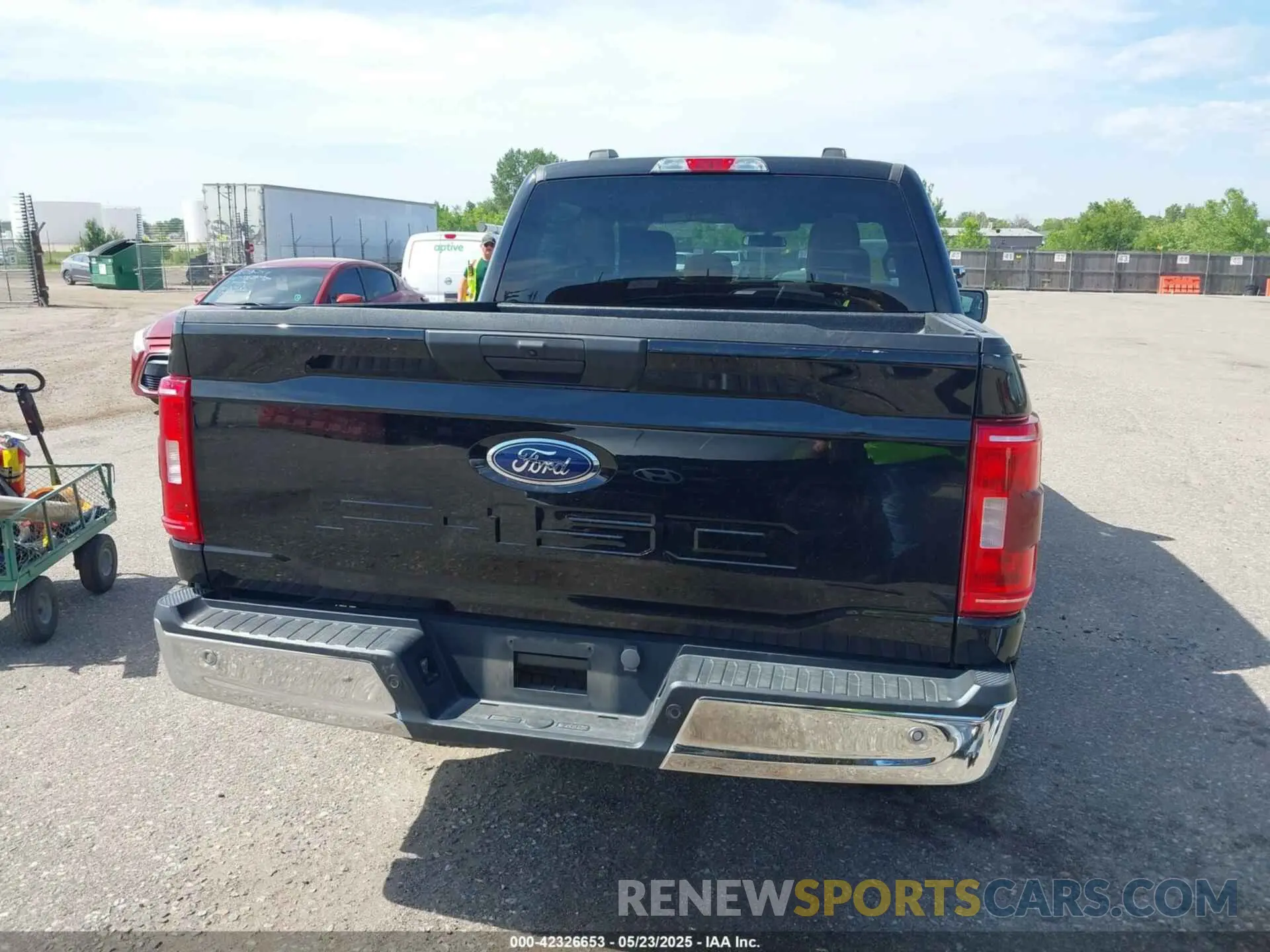 17 Photograph of a damaged car 1FTEW1C5XPKE76742 FORD F-150 2023