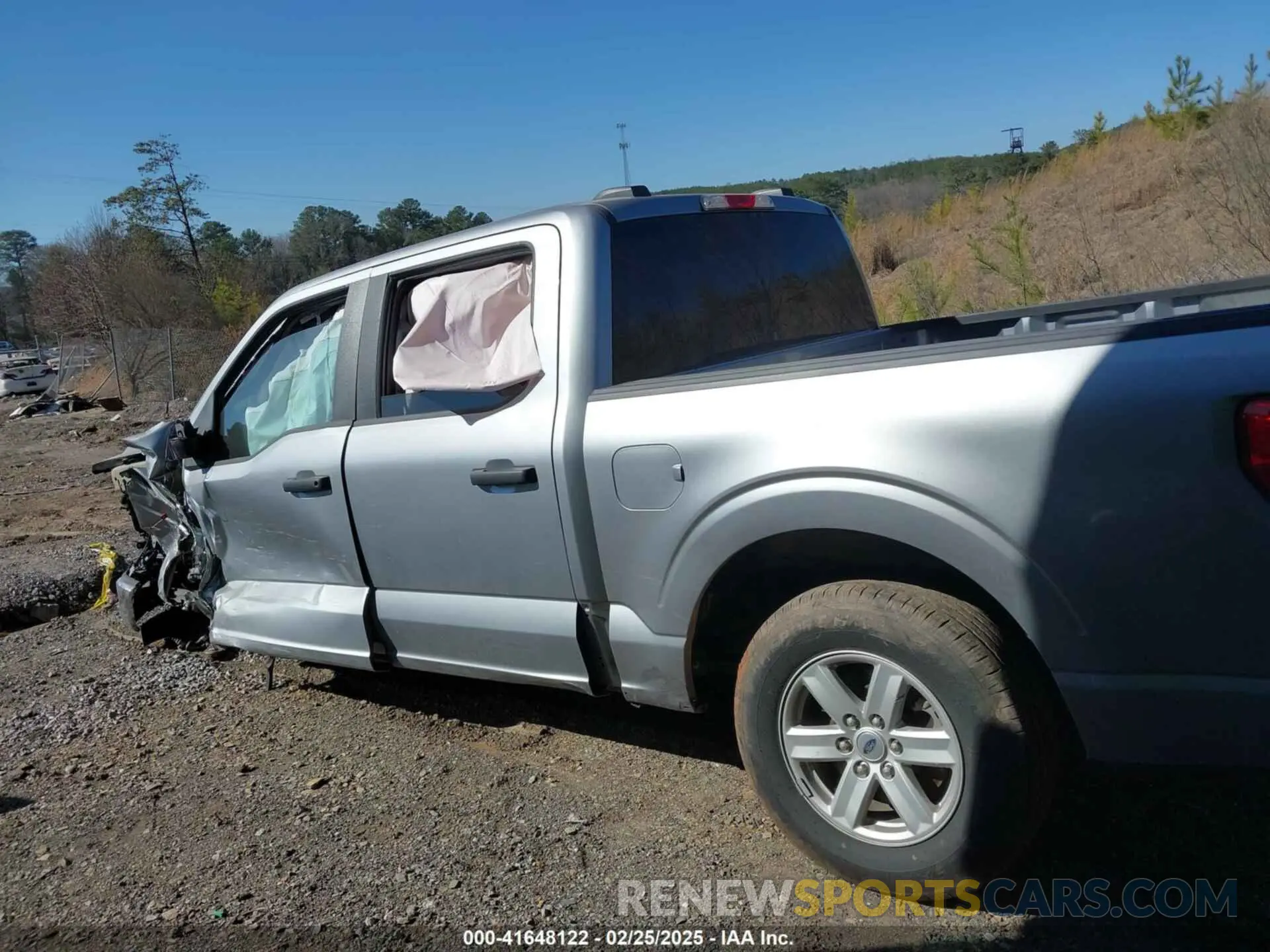 15 Photograph of a damaged car 1FTEW1C80PKE77571 FORD F-150 2023