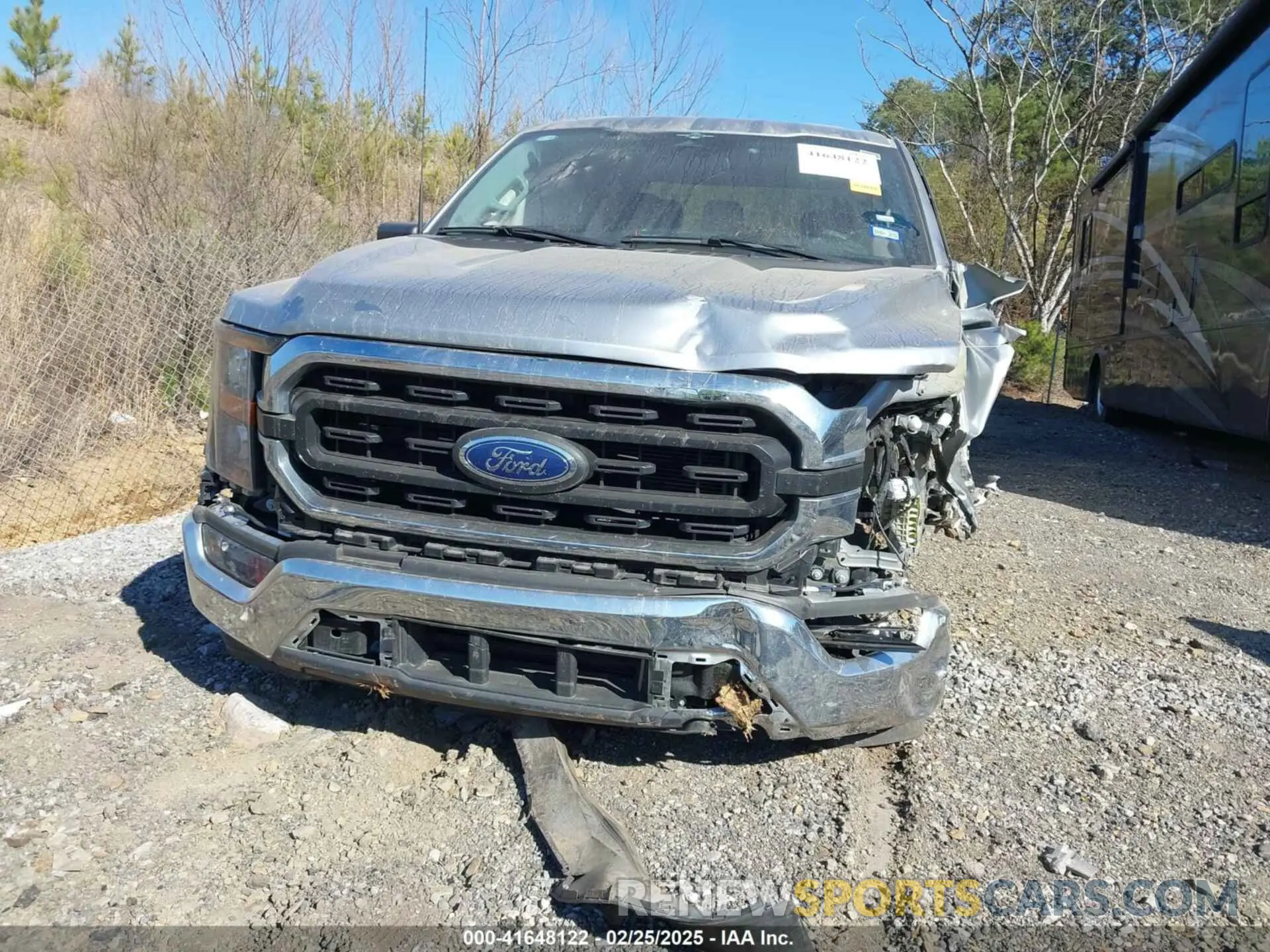 19 Photograph of a damaged car 1FTEW1C80PKE77571 FORD F-150 2023