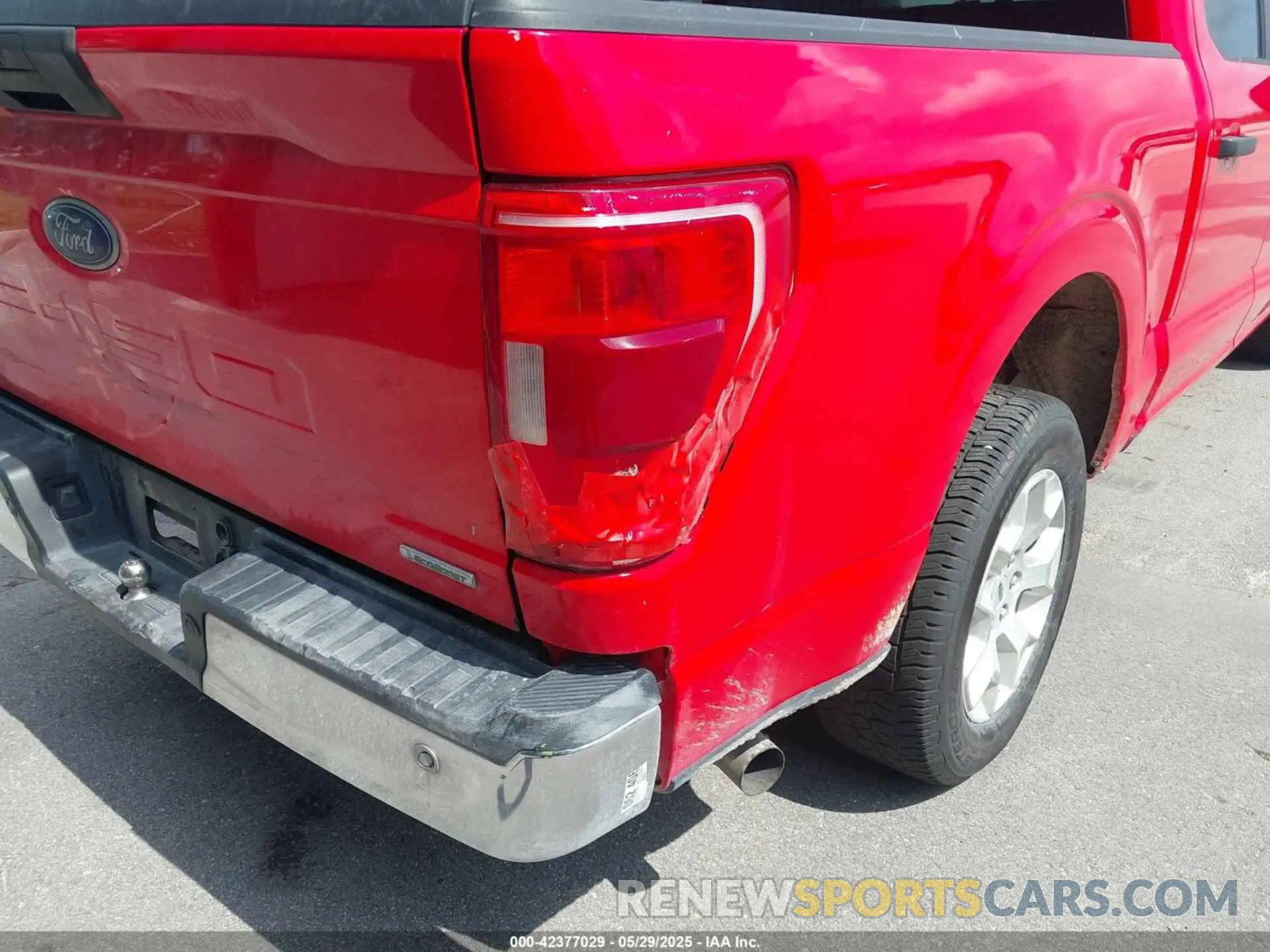 17 Photograph of a damaged car 1FTEW1C8XPKD75596 FORD F-150 2023