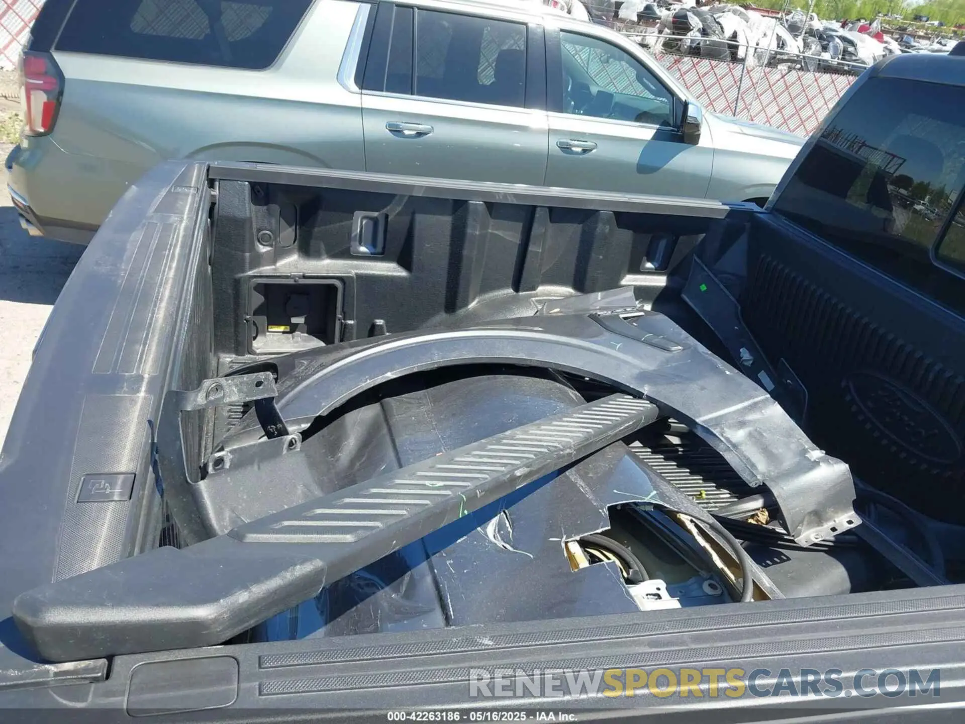 19 Photograph of a damaged car 1FTEW1EP5PKE12736 FORD F-150 2023